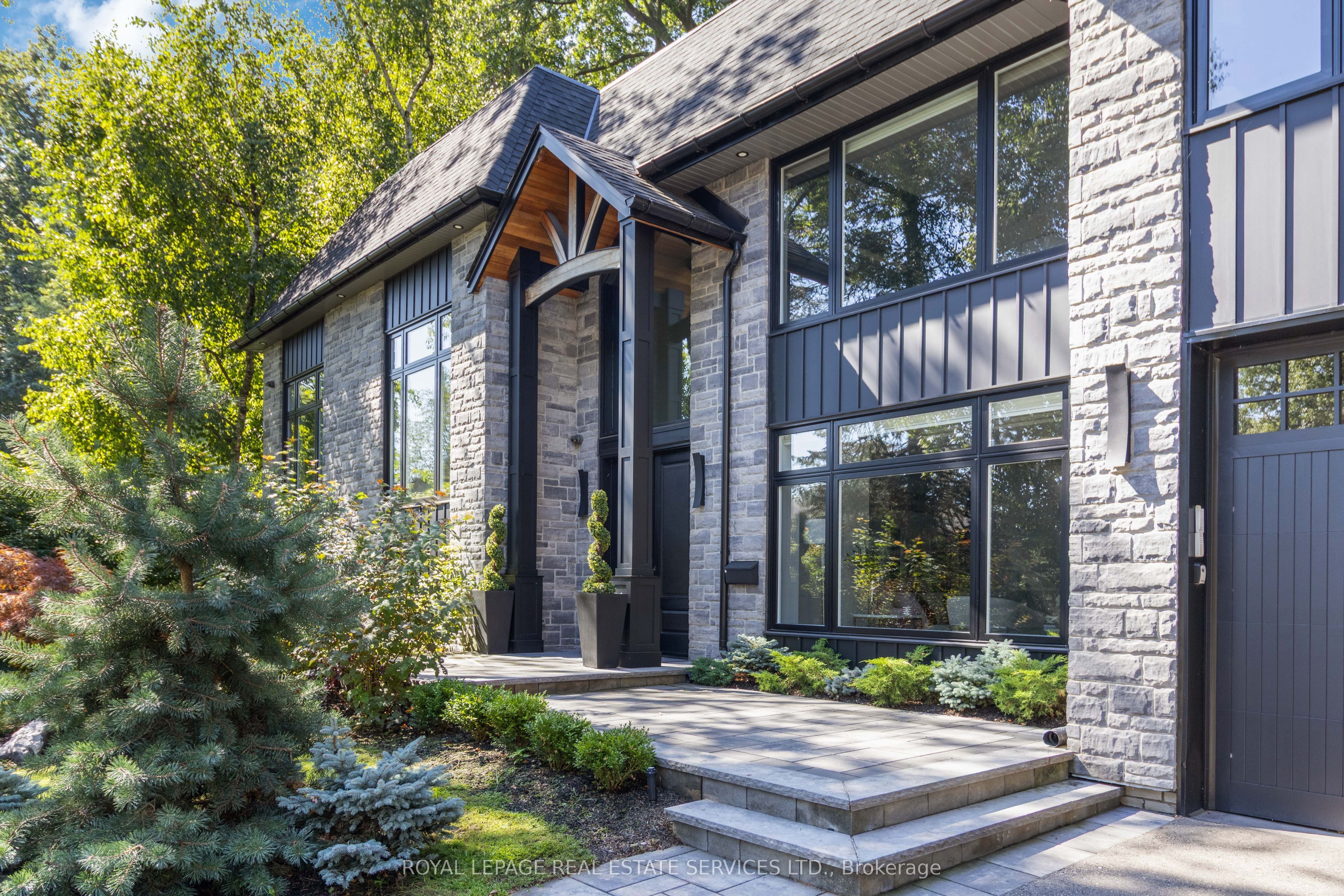 1489 Rogerswood Court