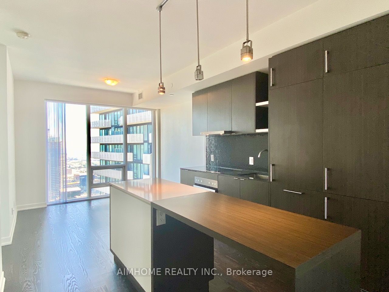 100 Harbour Street 6705