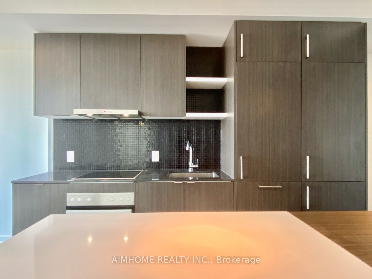 100 Harbour Street 6705
