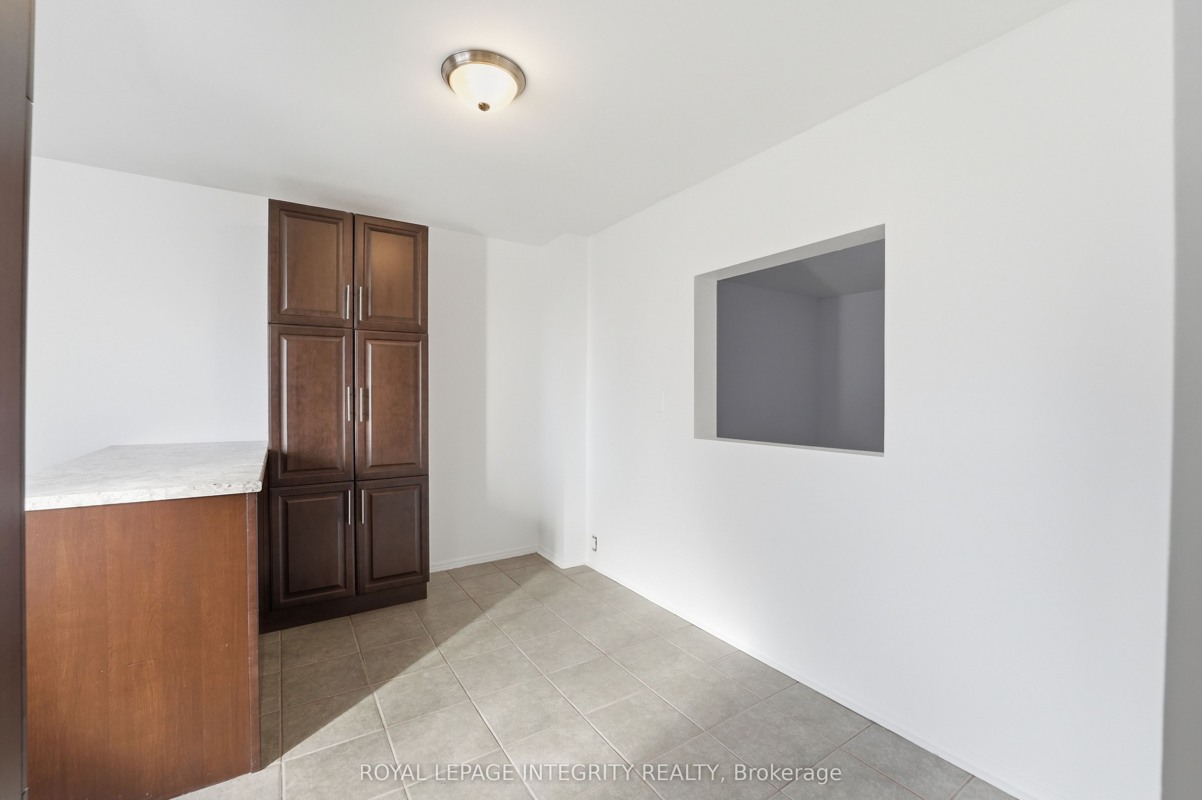 1460 Heatherington Road K