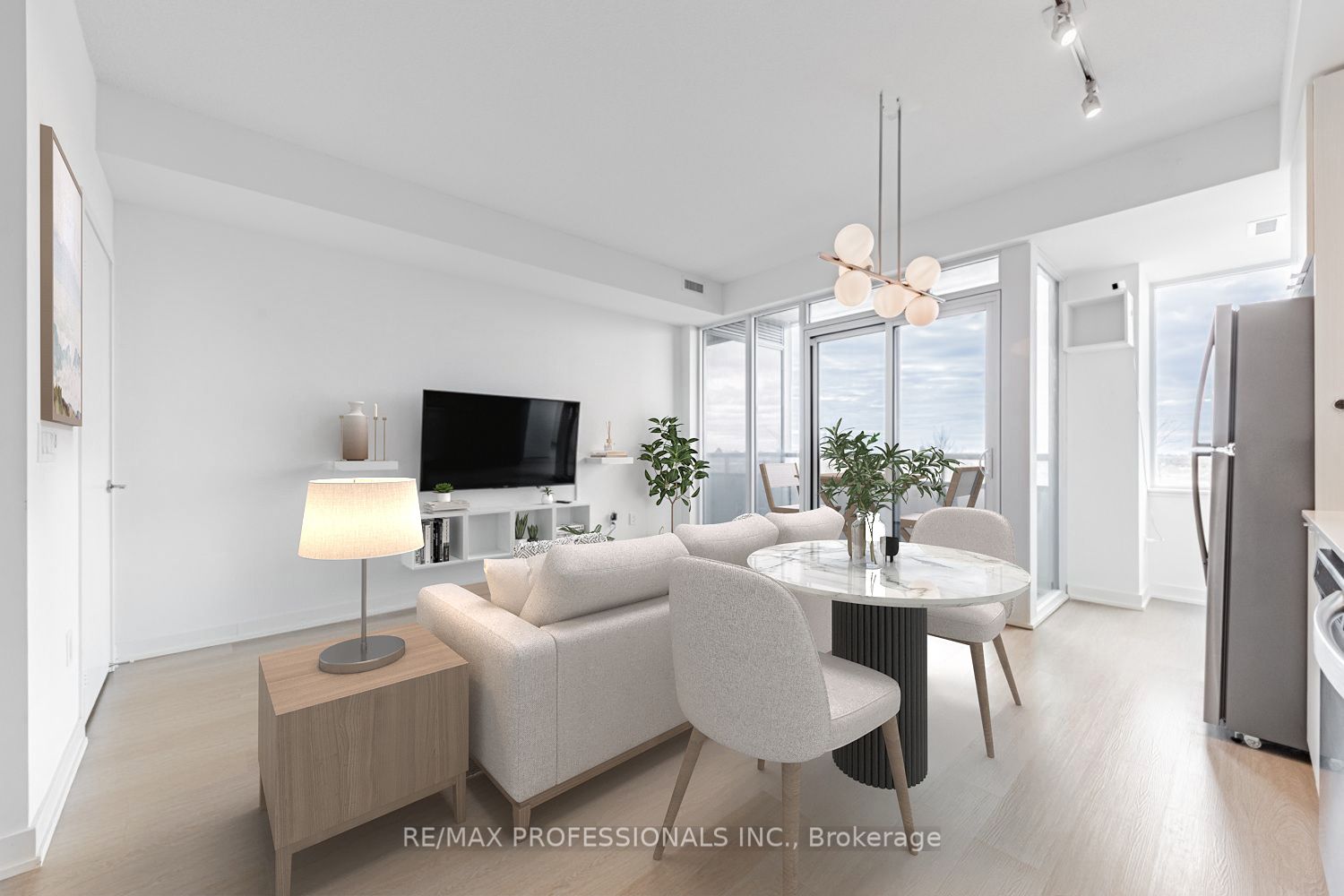 859 The Queensway N/A 313