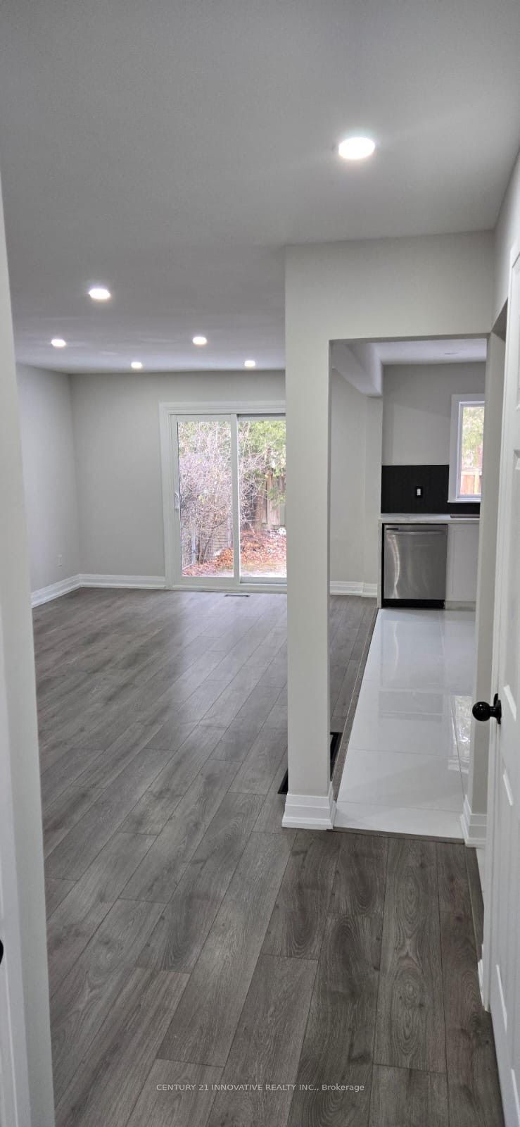 1133 Trowbridge Court