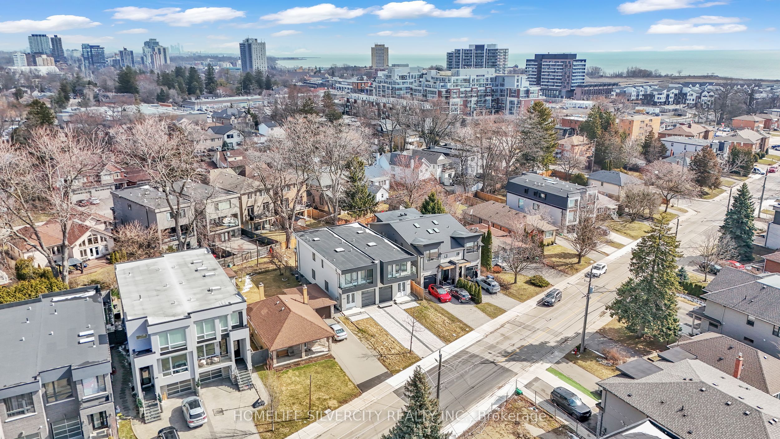 25A Pine Avenue N