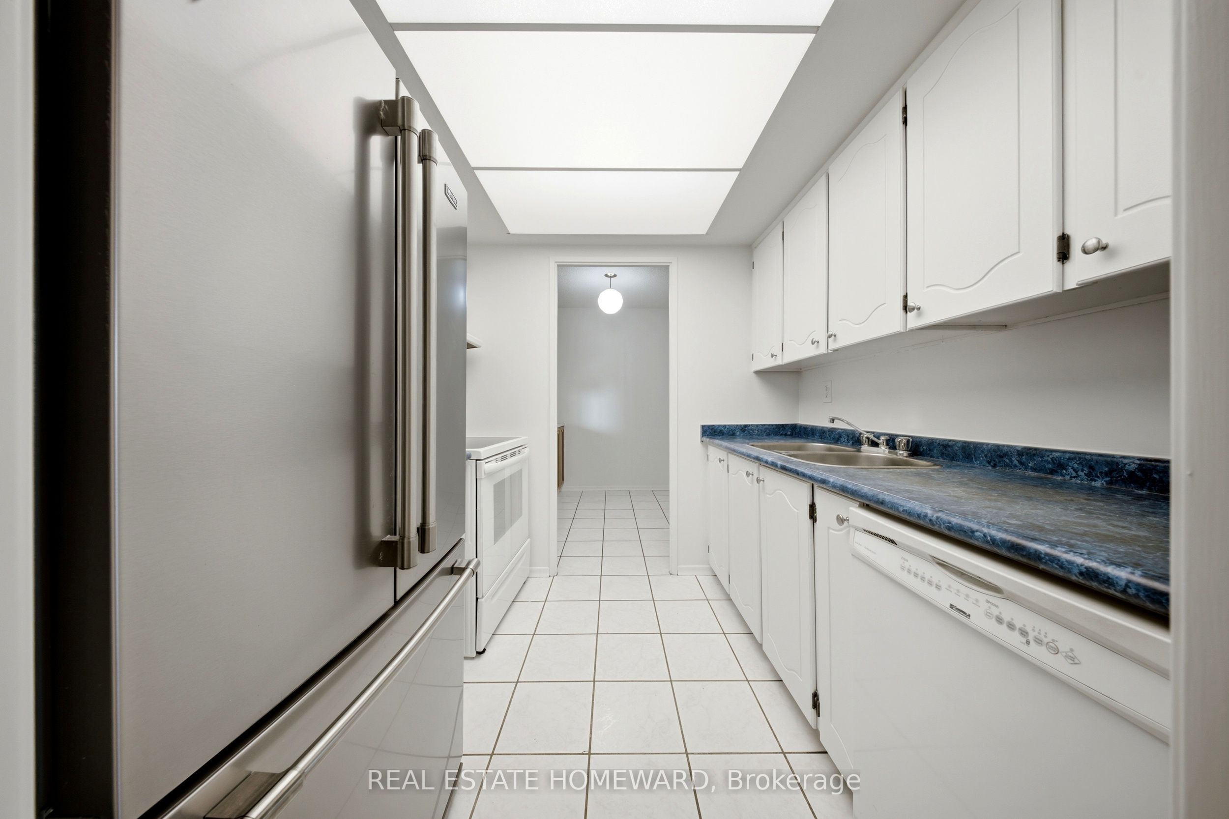 1515 Lakeshore Road E 1505