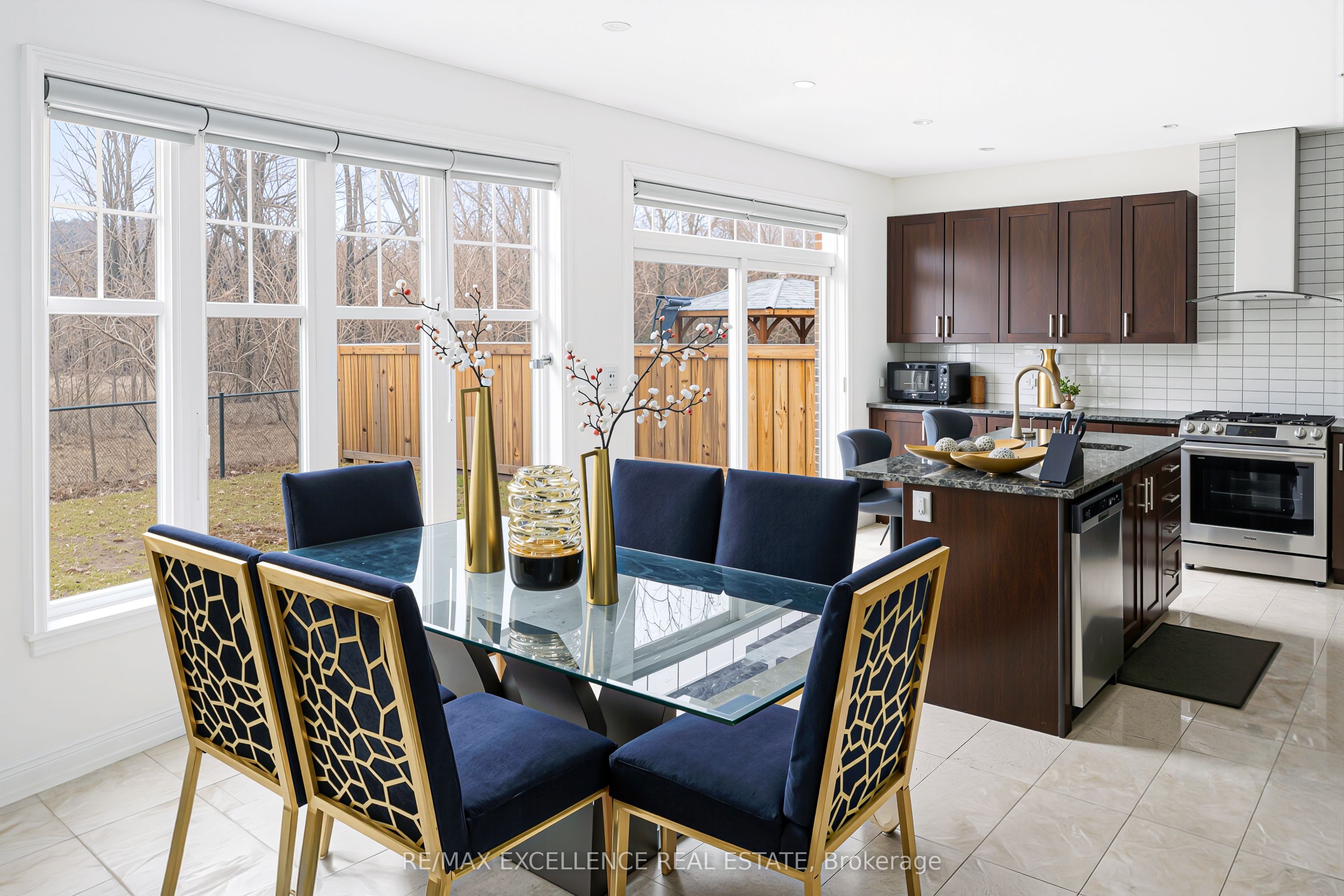 10 Pennine Drive