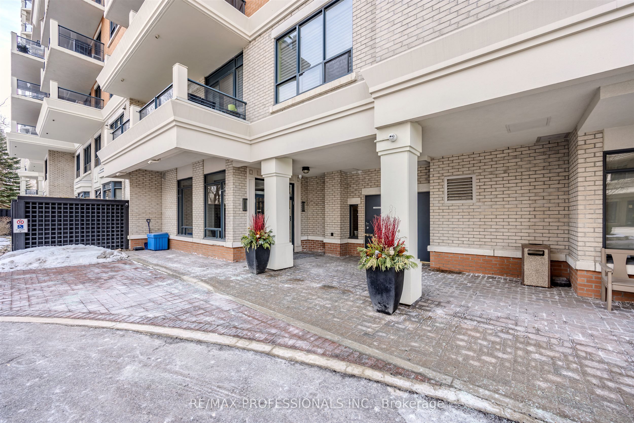 2 Aberfoyle Crescent 1006