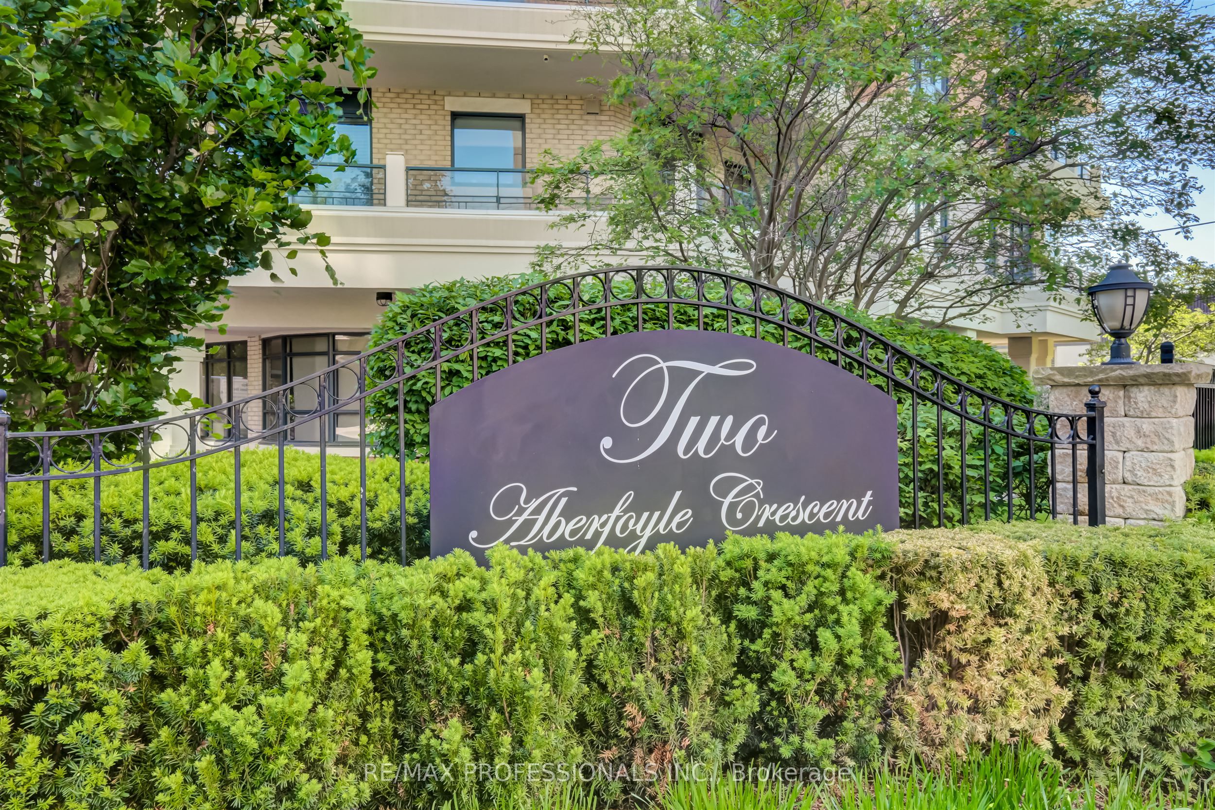 2 Aberfoyle Crescent 1006