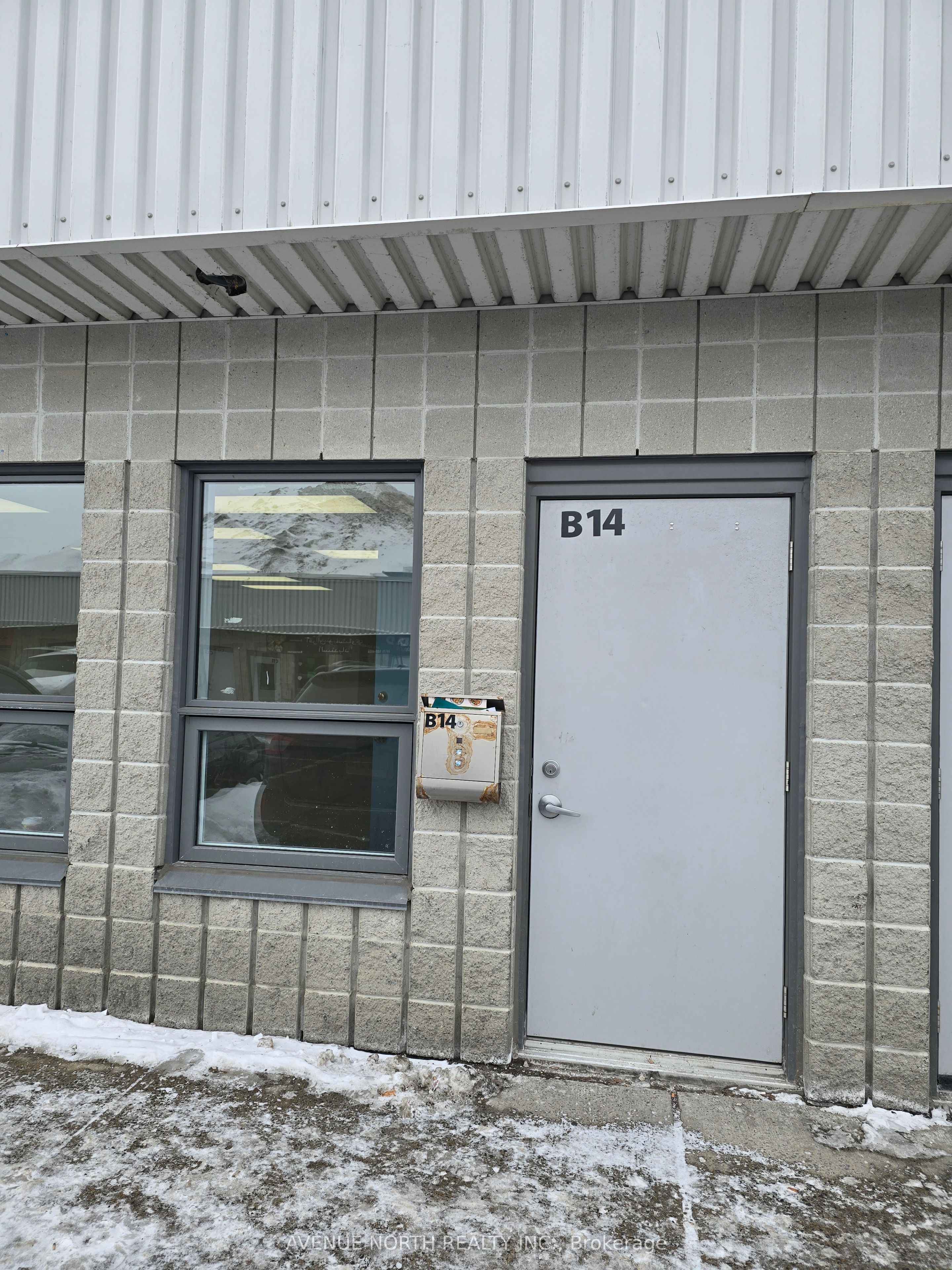 2285 St Laurent Boulevard 33