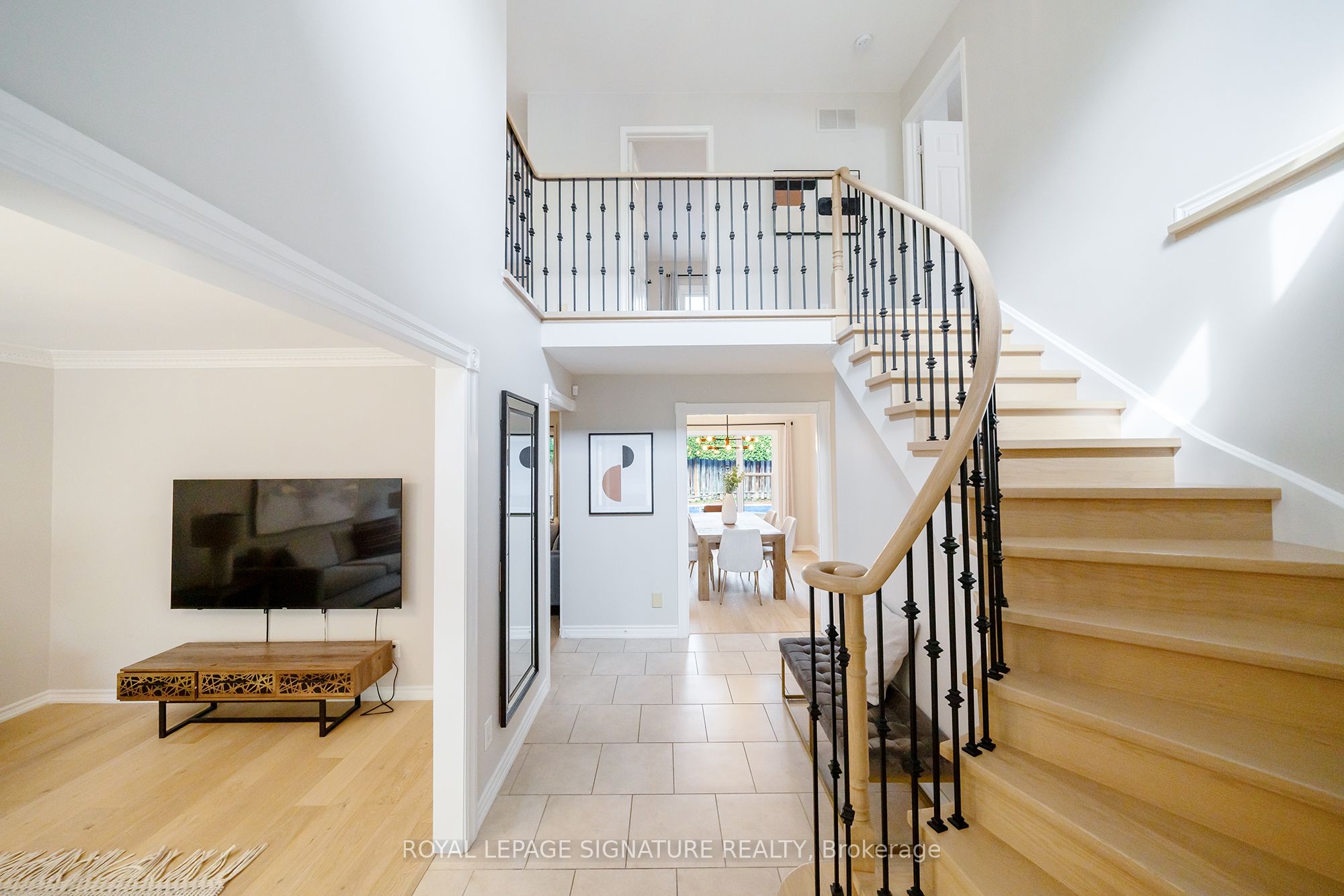 1239 Barnwood Square