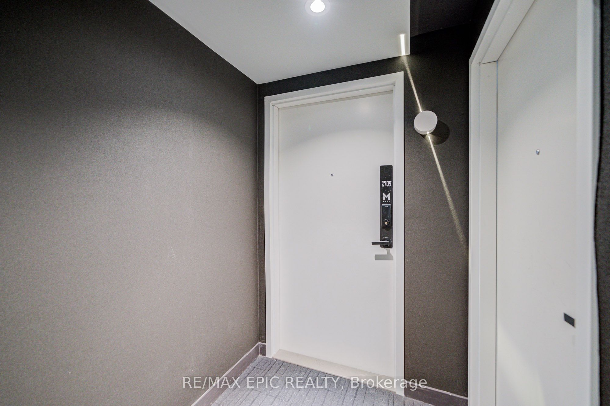 3883 Quartz Road 2709