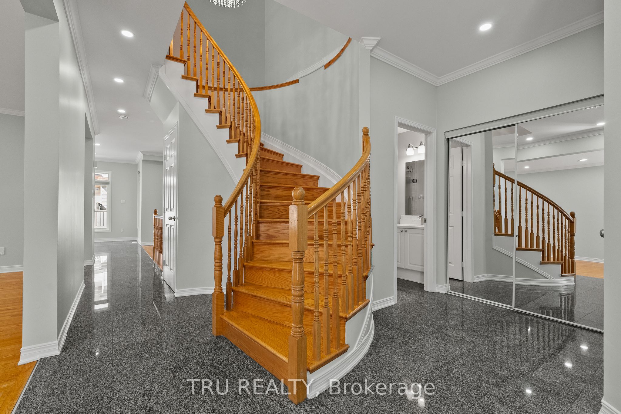 27 Upminster Way