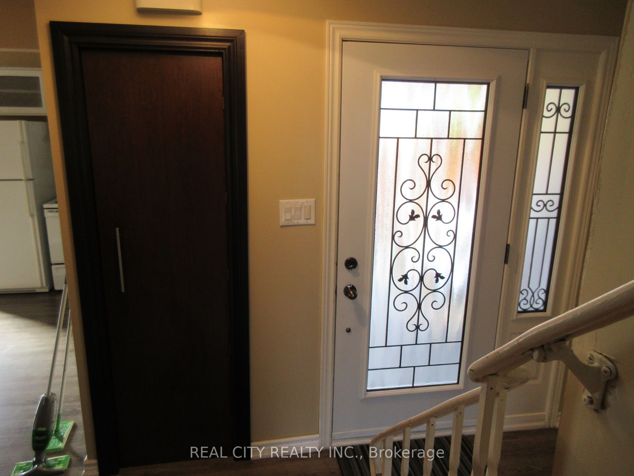 2290 Delkus Crescent