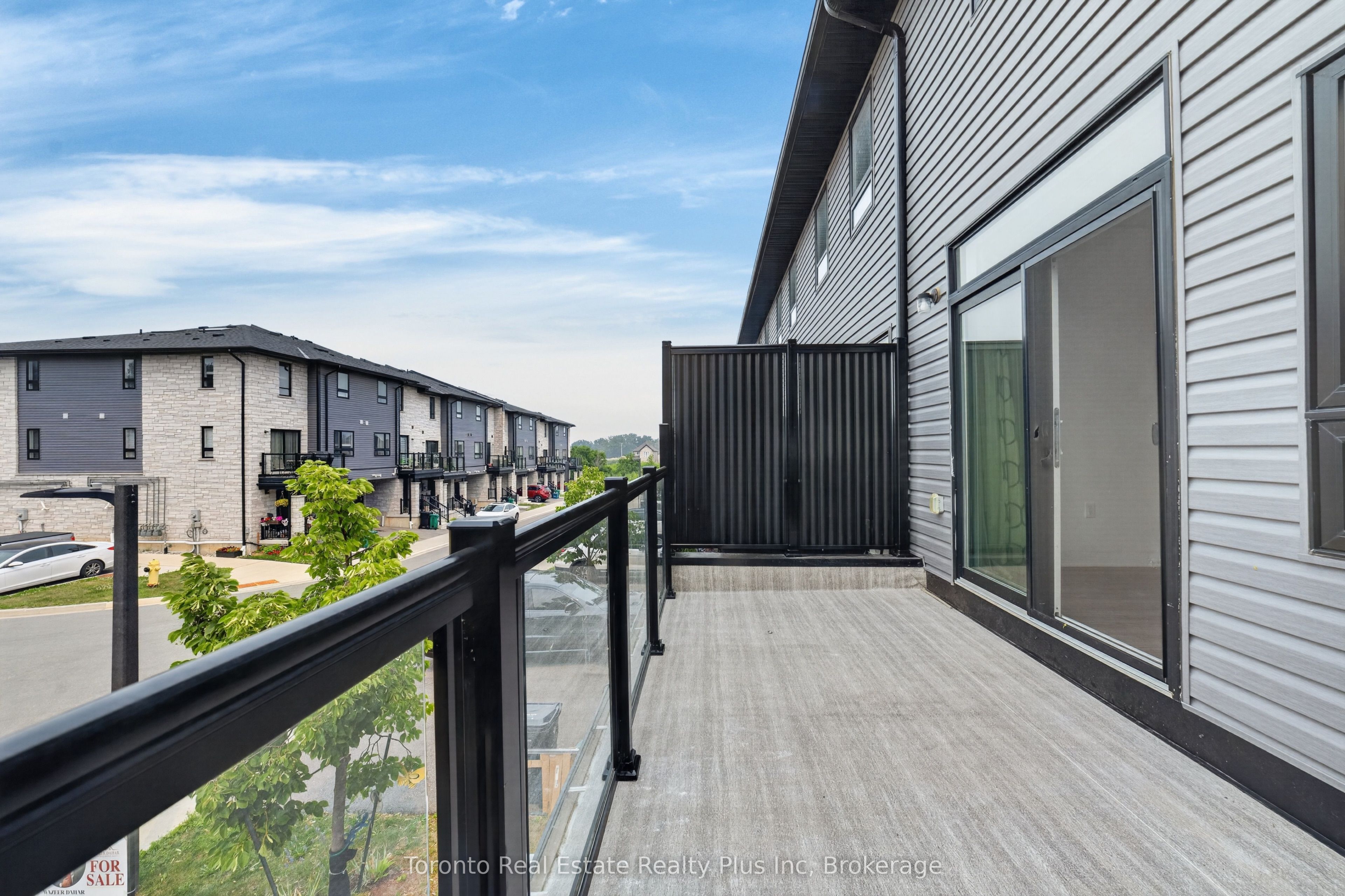 51 Sparrow Avenue 10