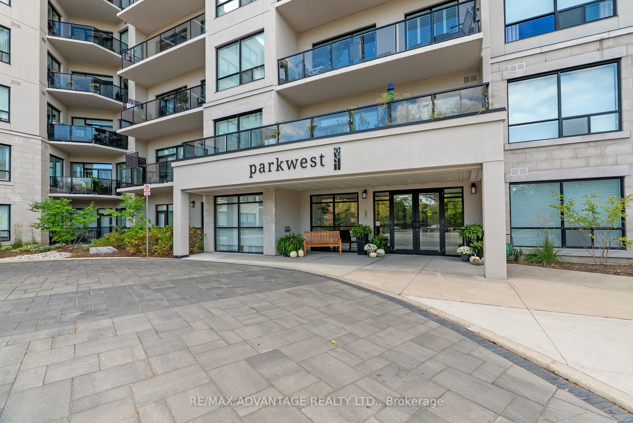 1200 Commissioners Road W 118