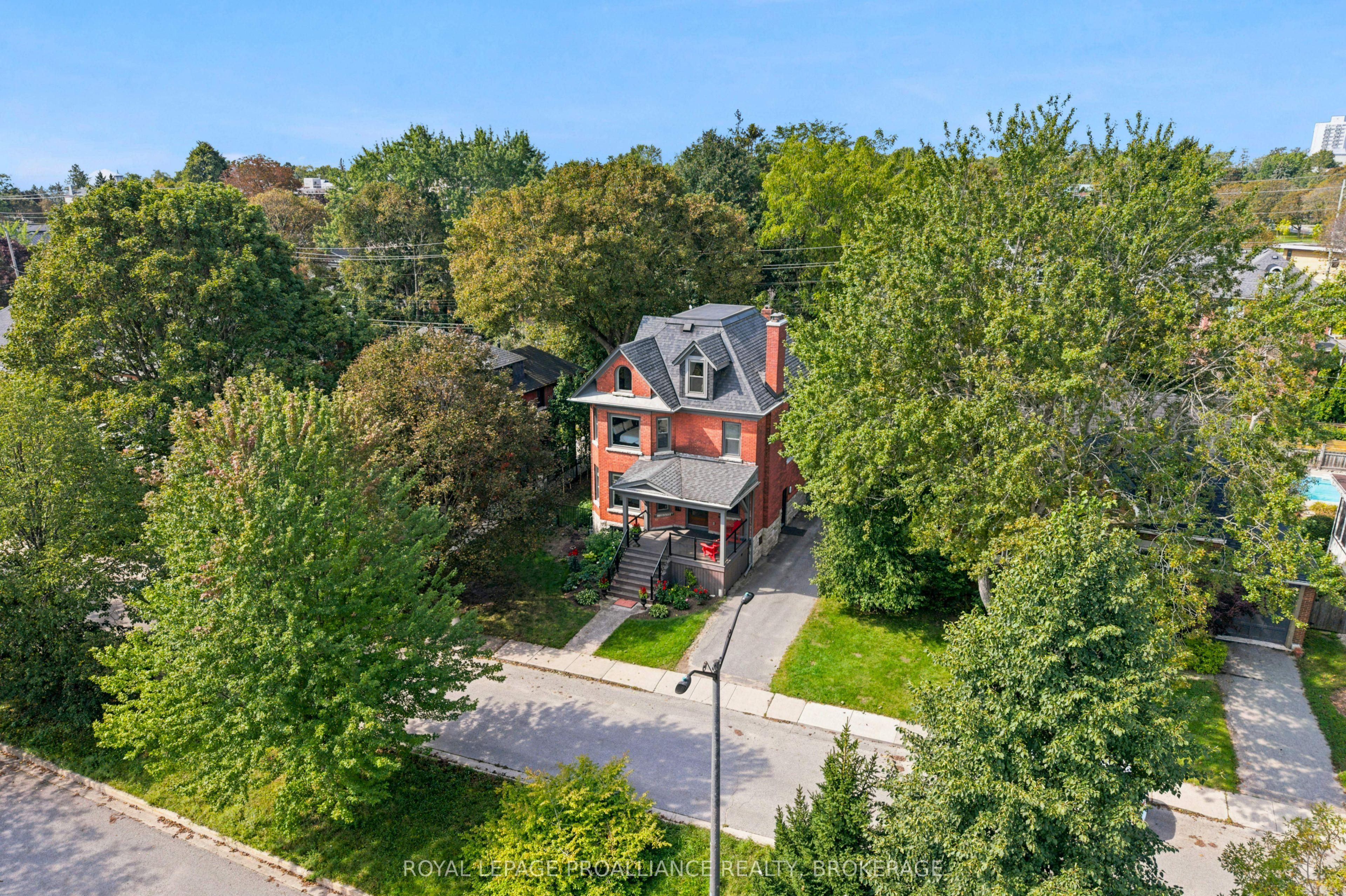 32 Kensington Avenue