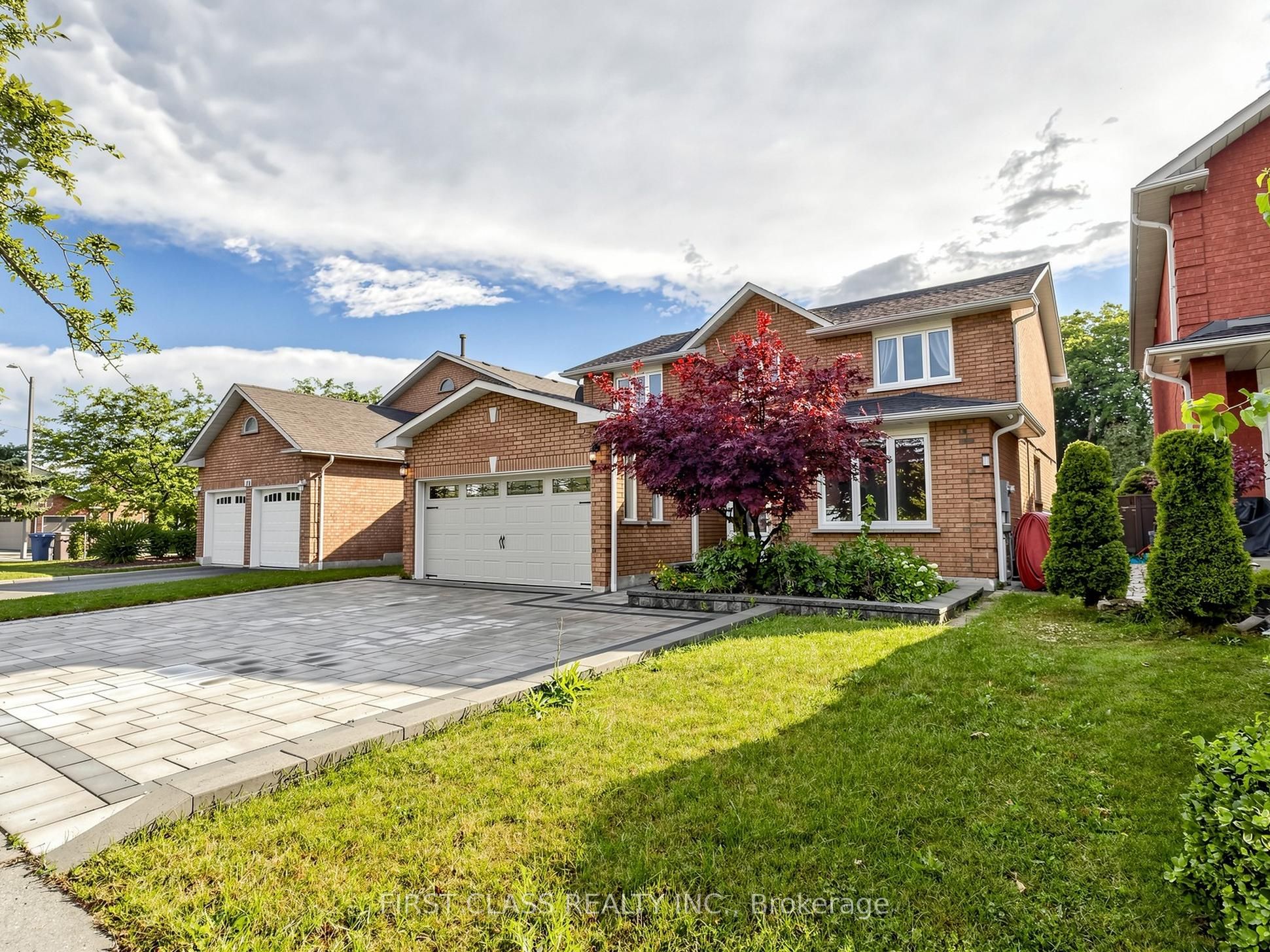 967 White Clover Way