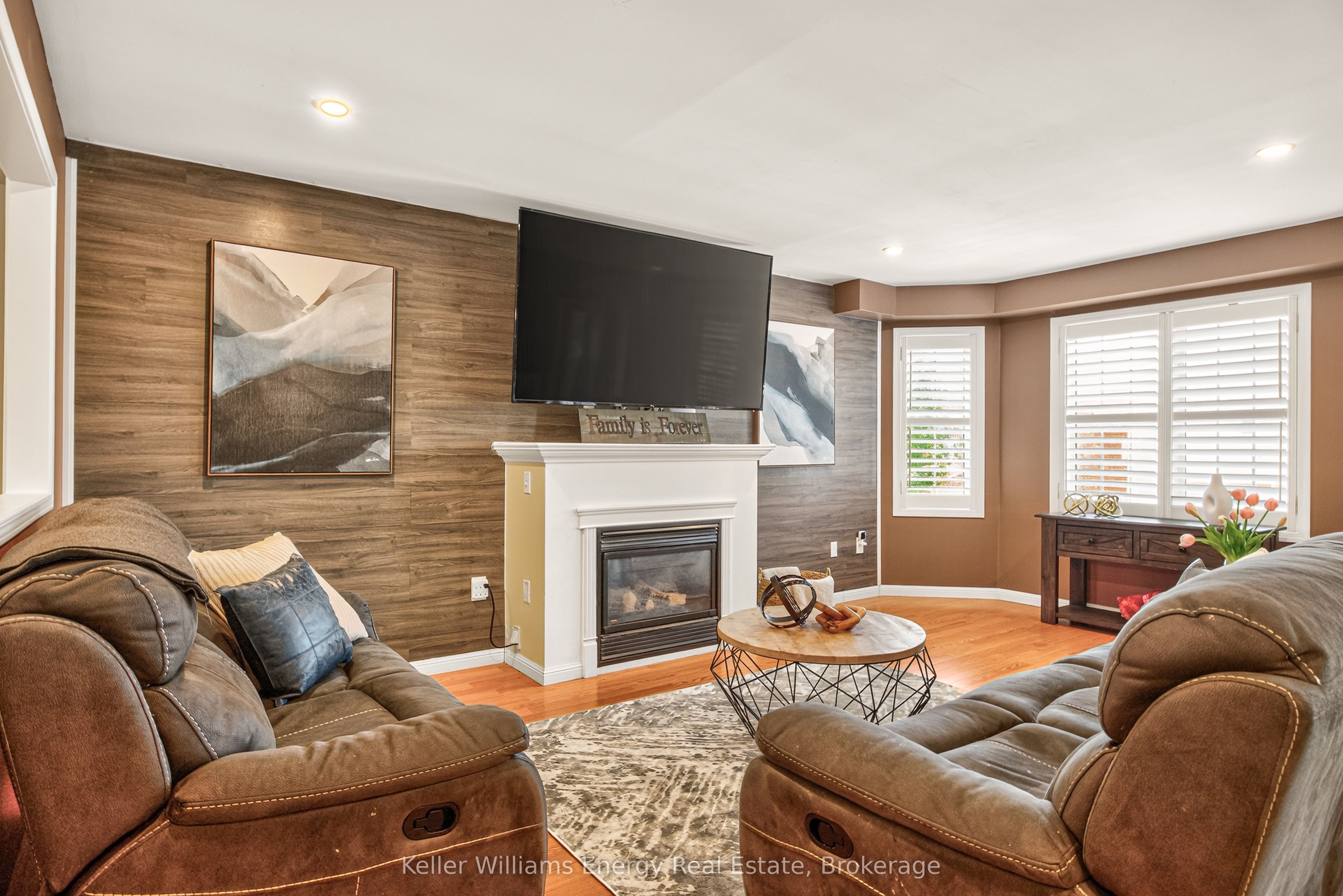 4 Holman Court