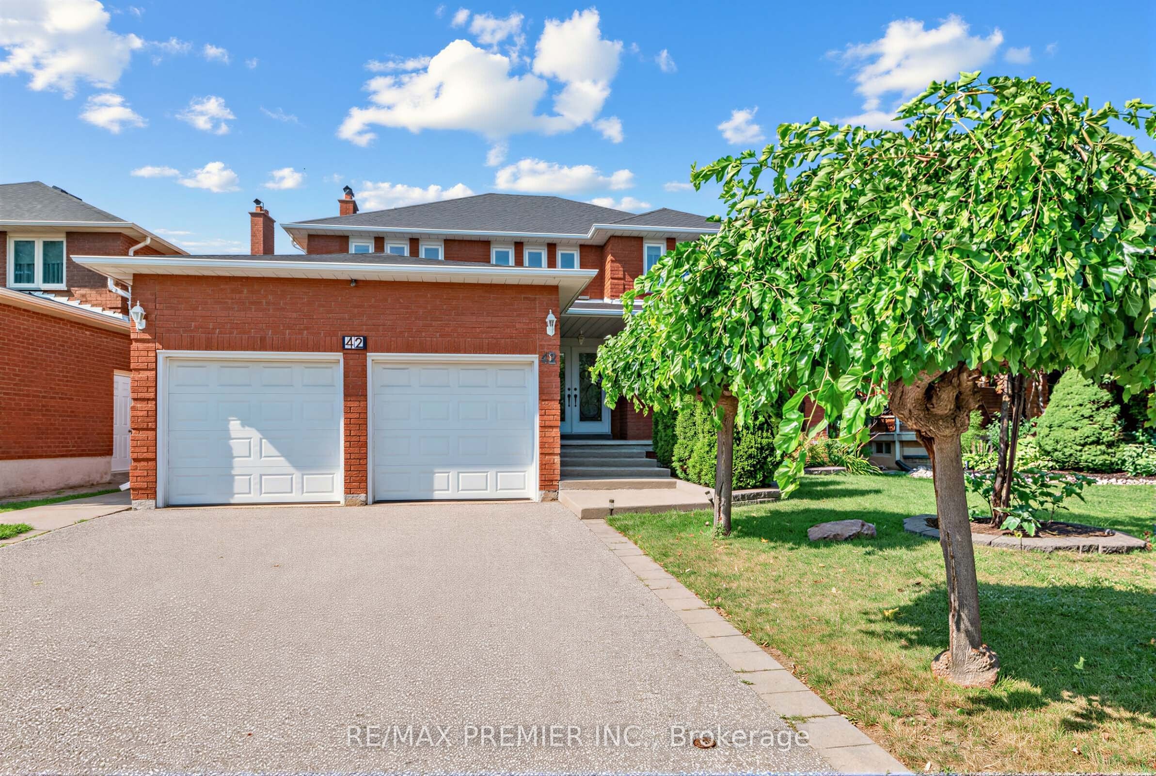 42 Burgosa Court