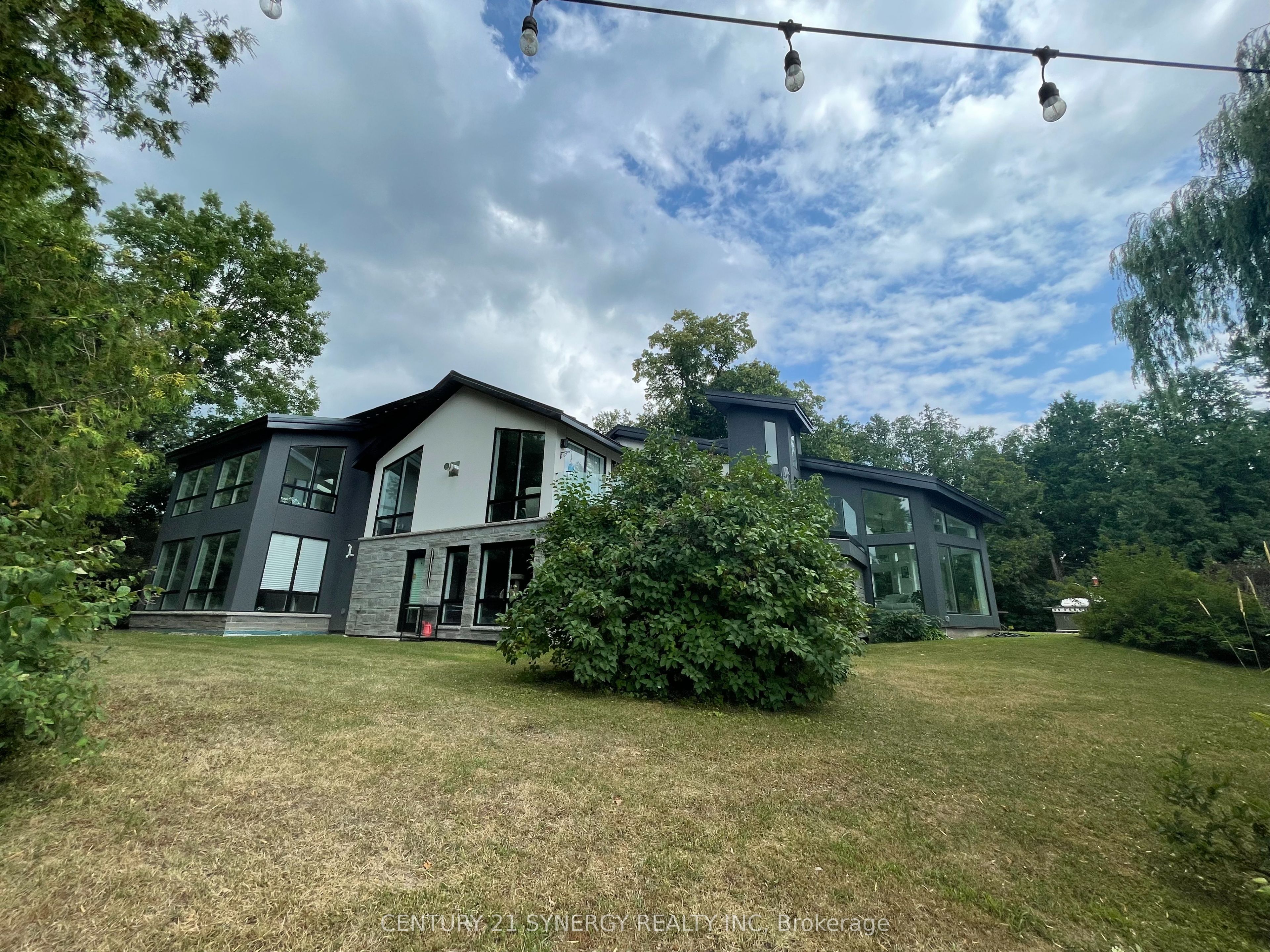 2318/2316 Summerside Drive
