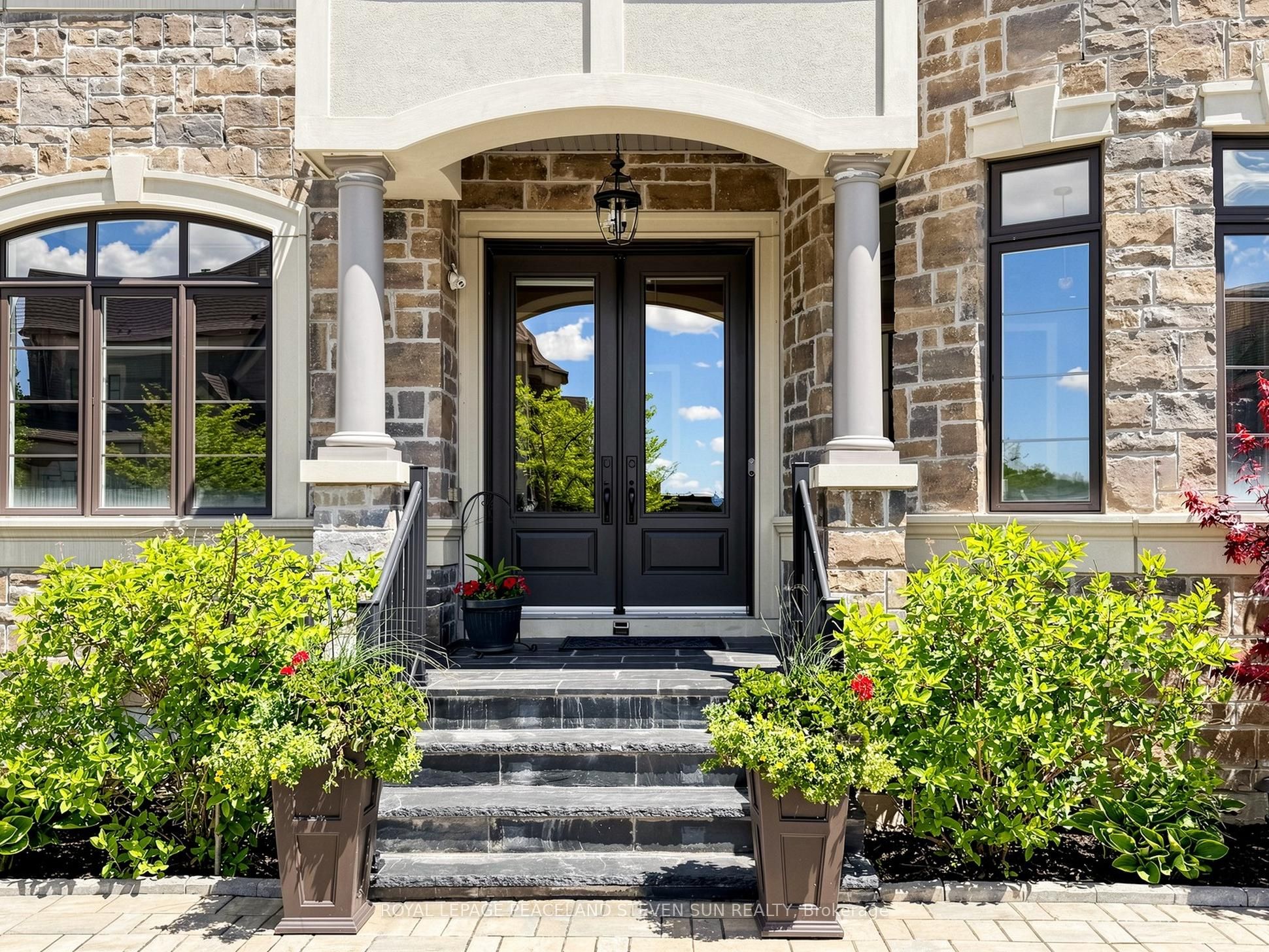 115 Carmichael Crescent