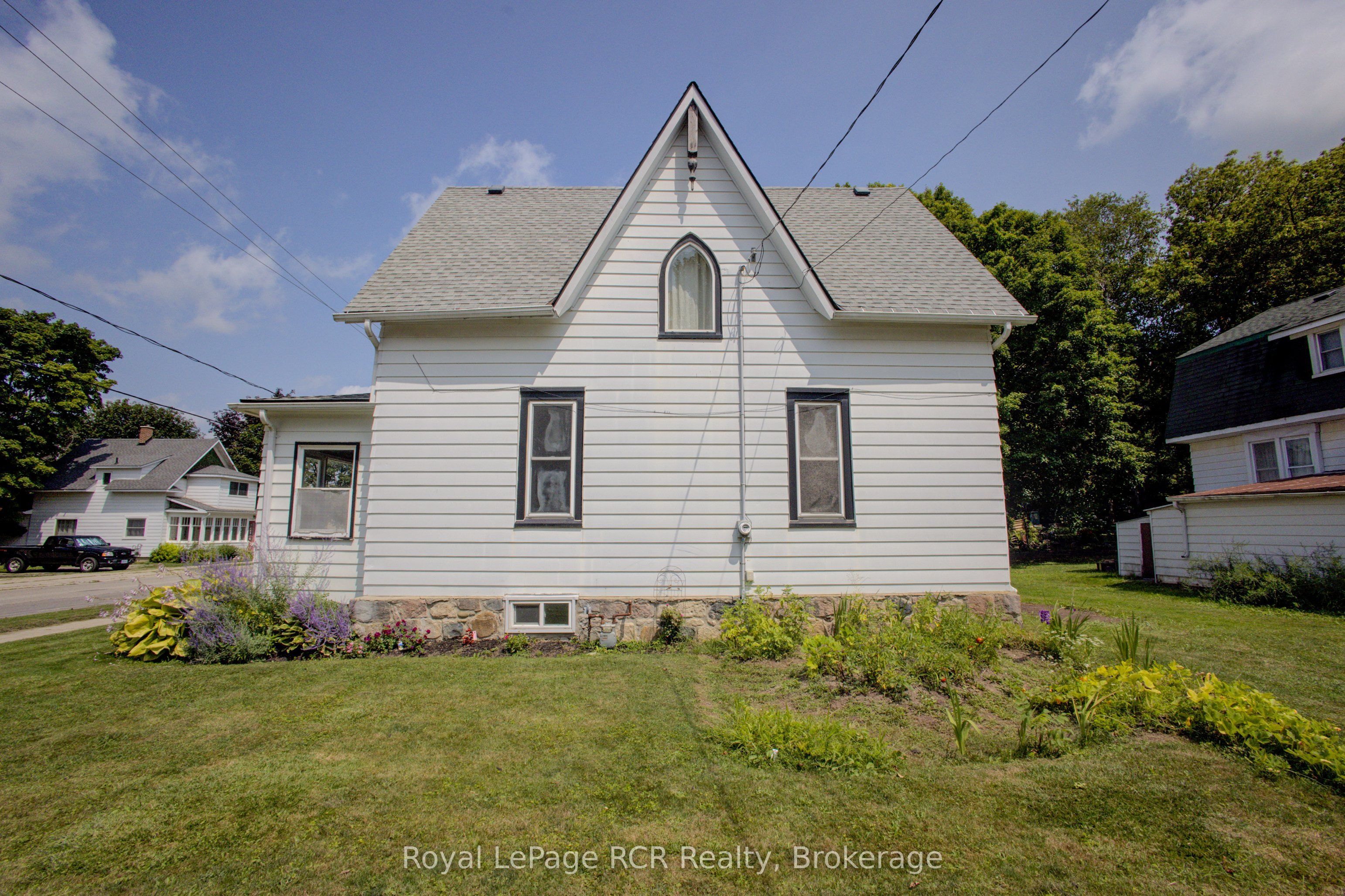 210 Davidson Avenue N