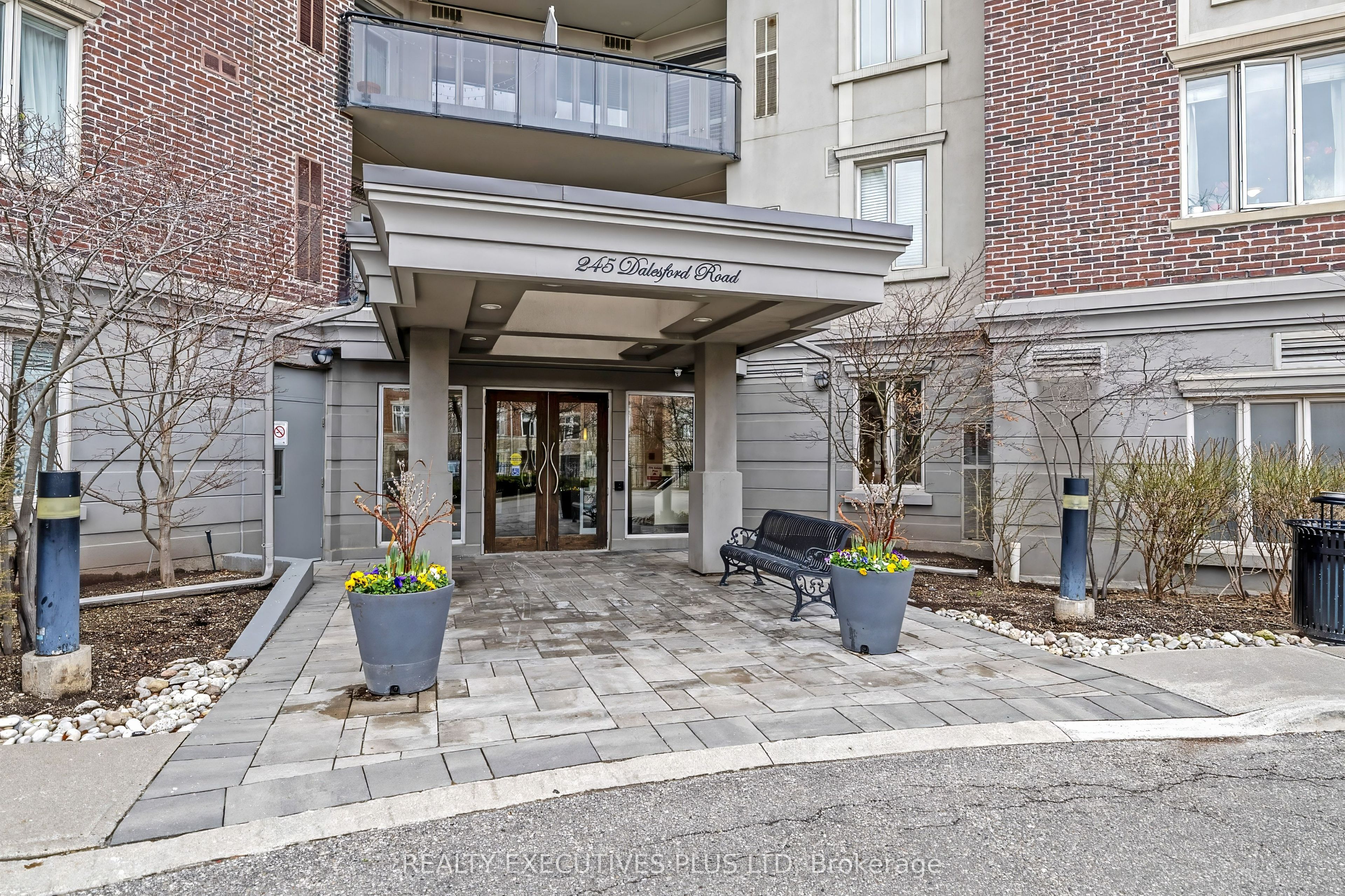 245 Dalesford Road 414