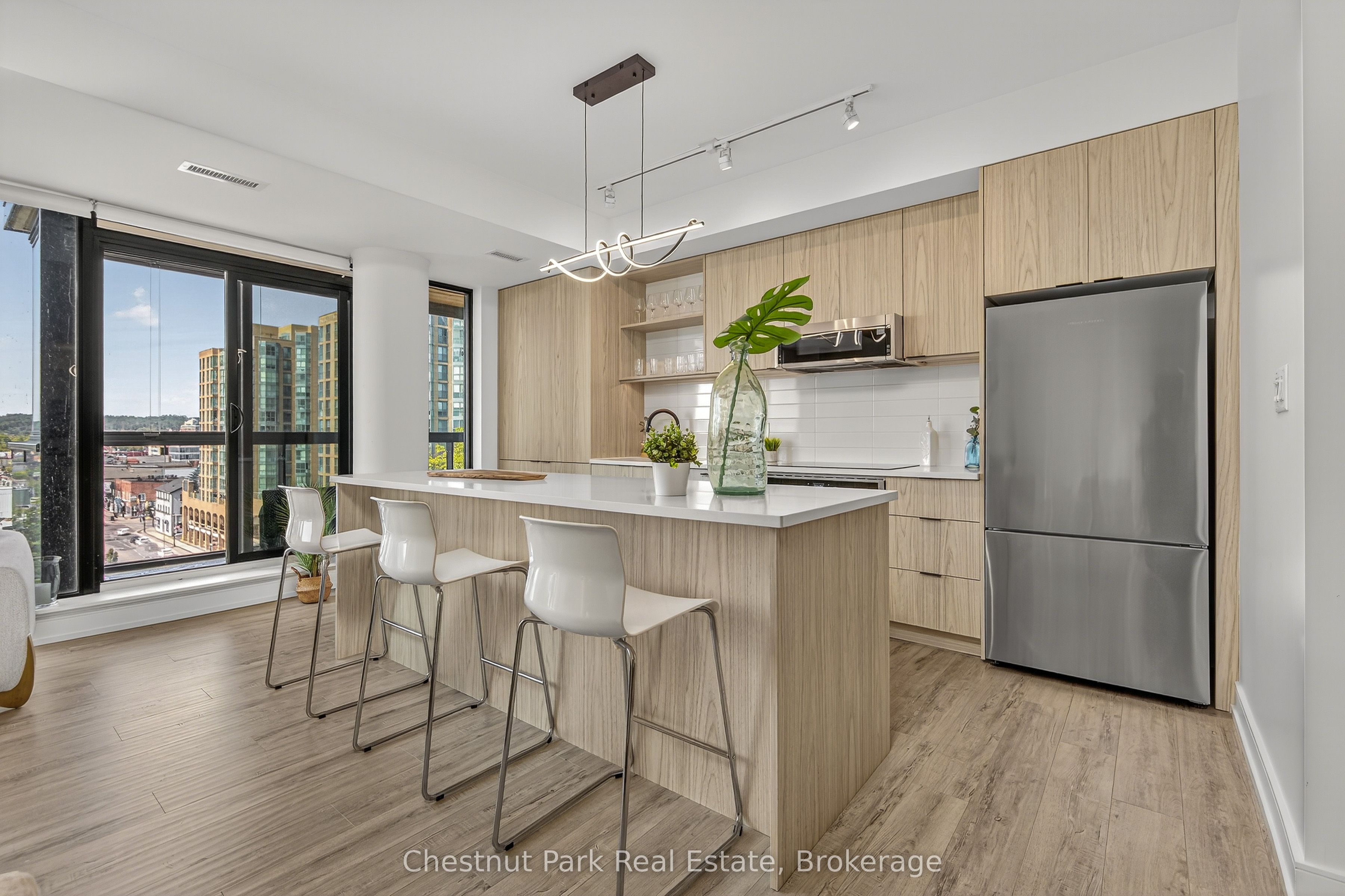 185 Dunlop Street E 823