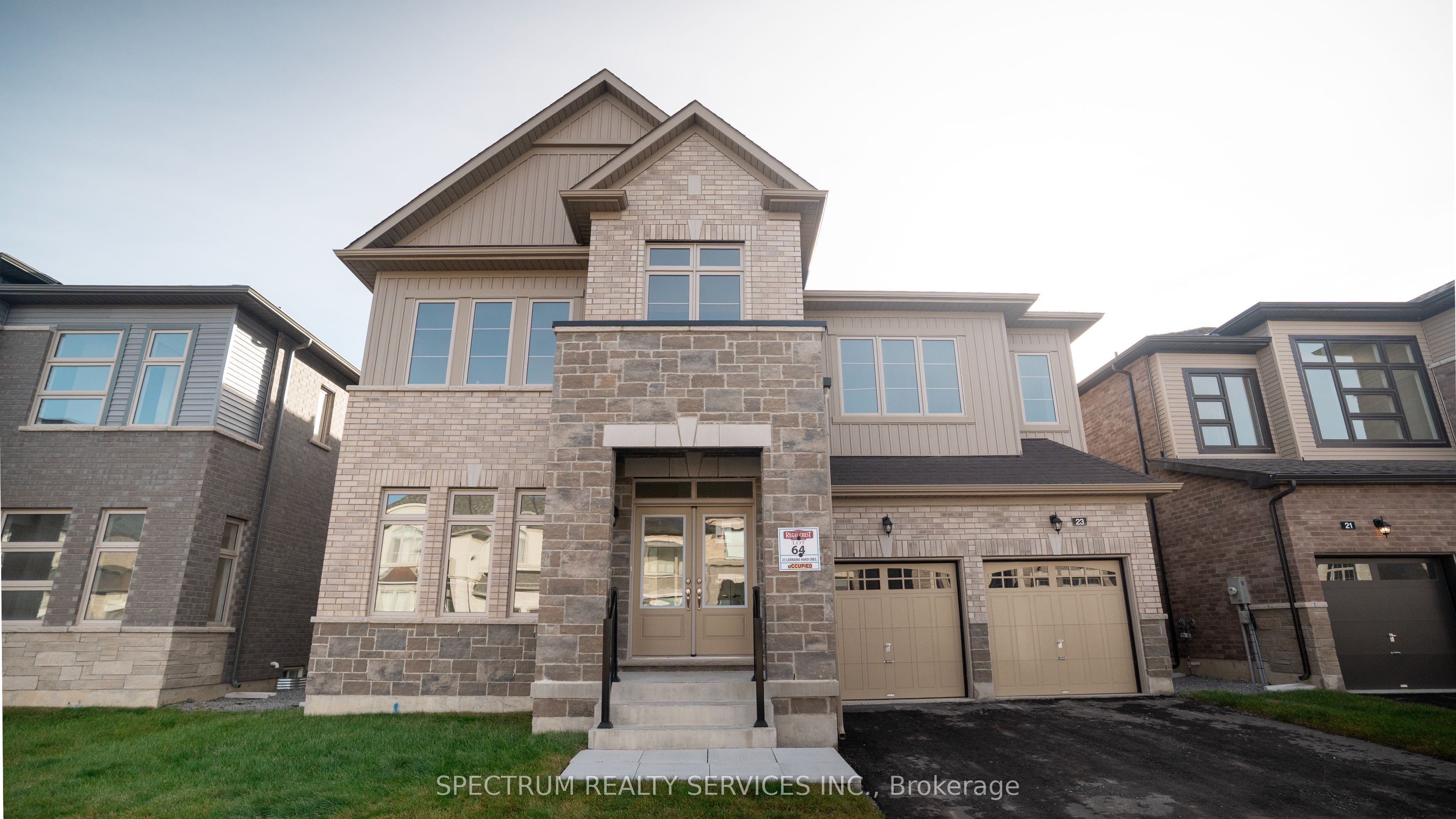 23 Lorrain Hand Crescent