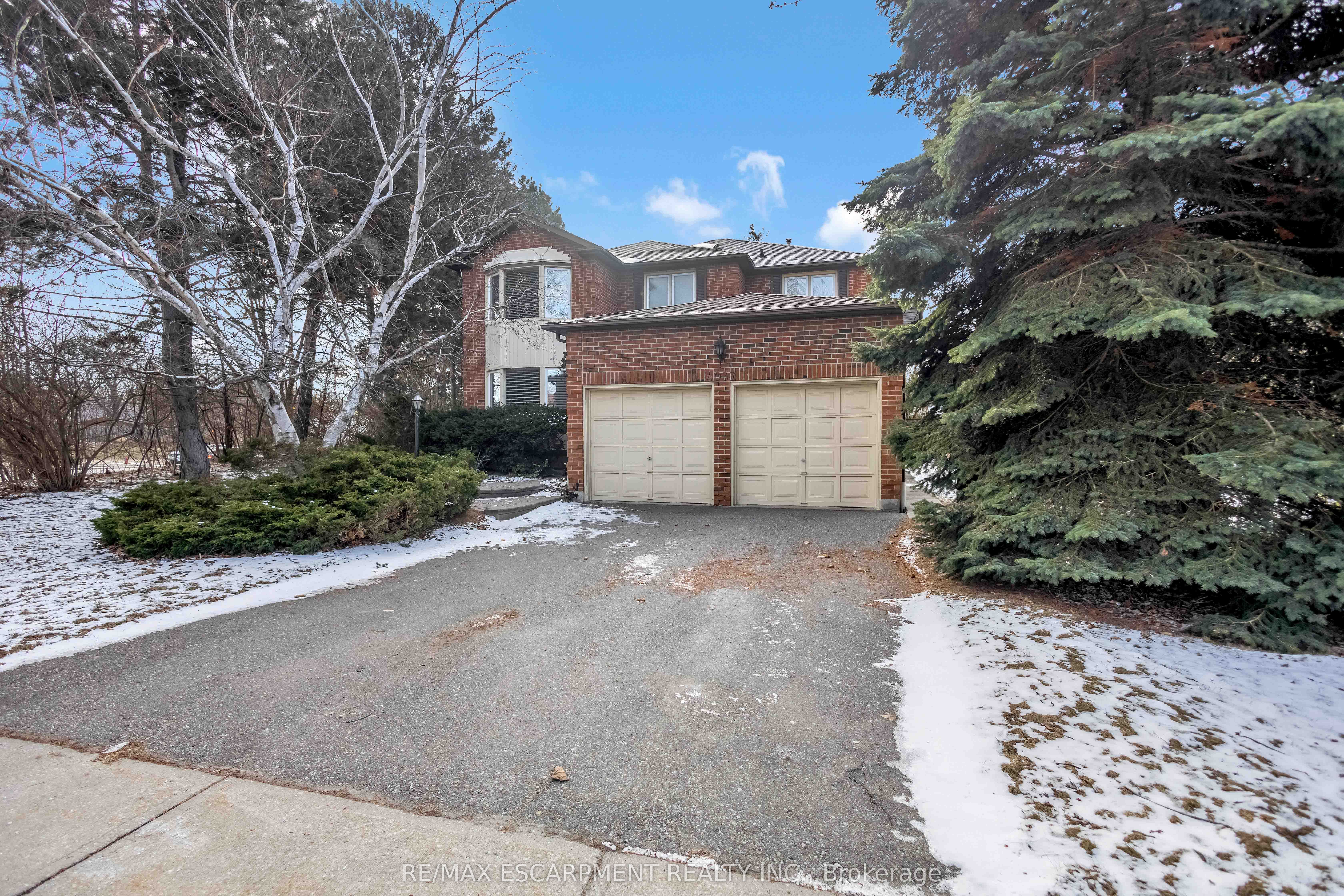 4037 Chadburn Crescent