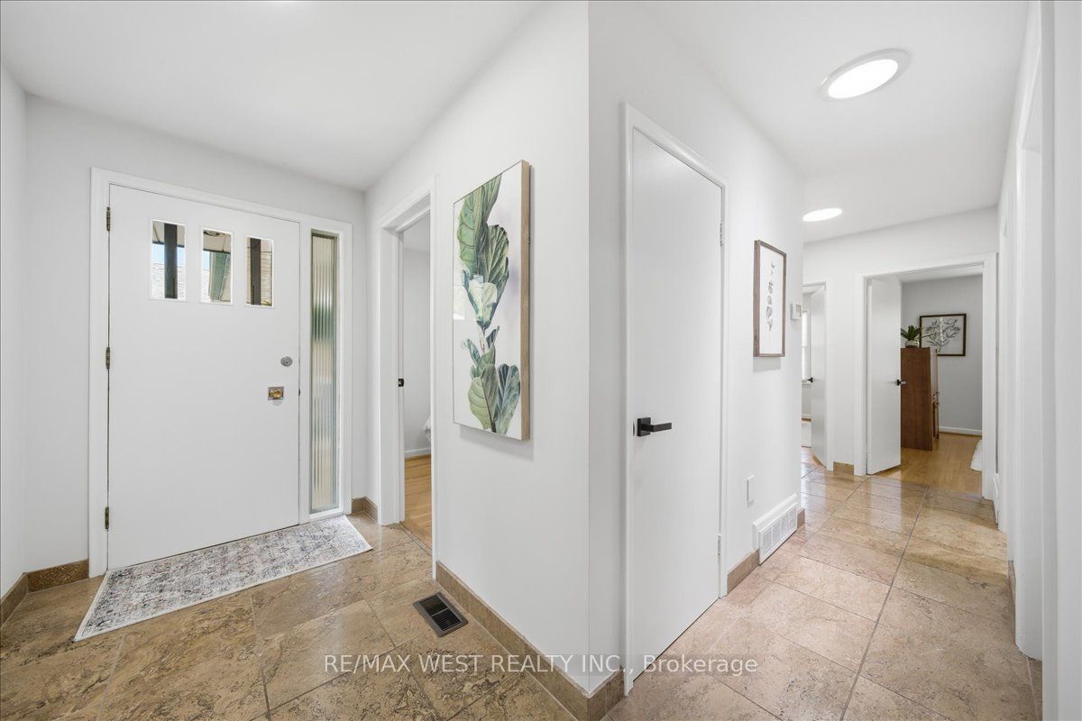 19 Decarie Circle