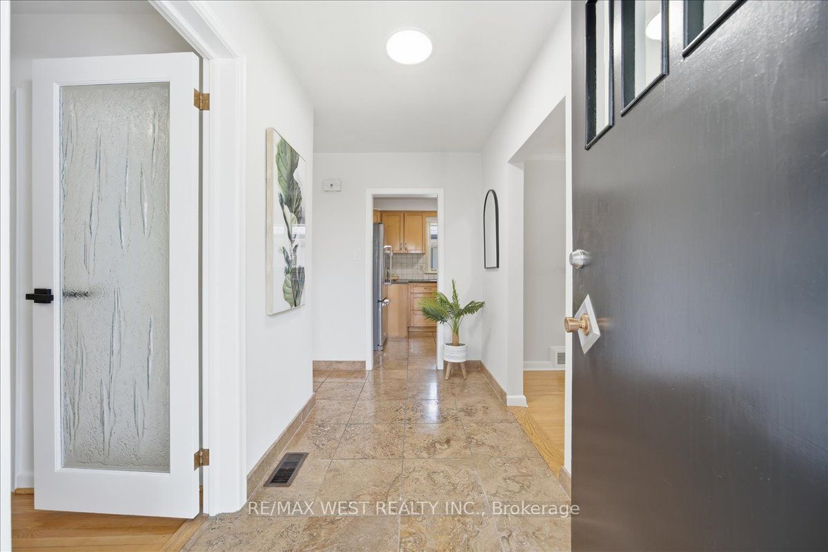 19 Decarie Circle