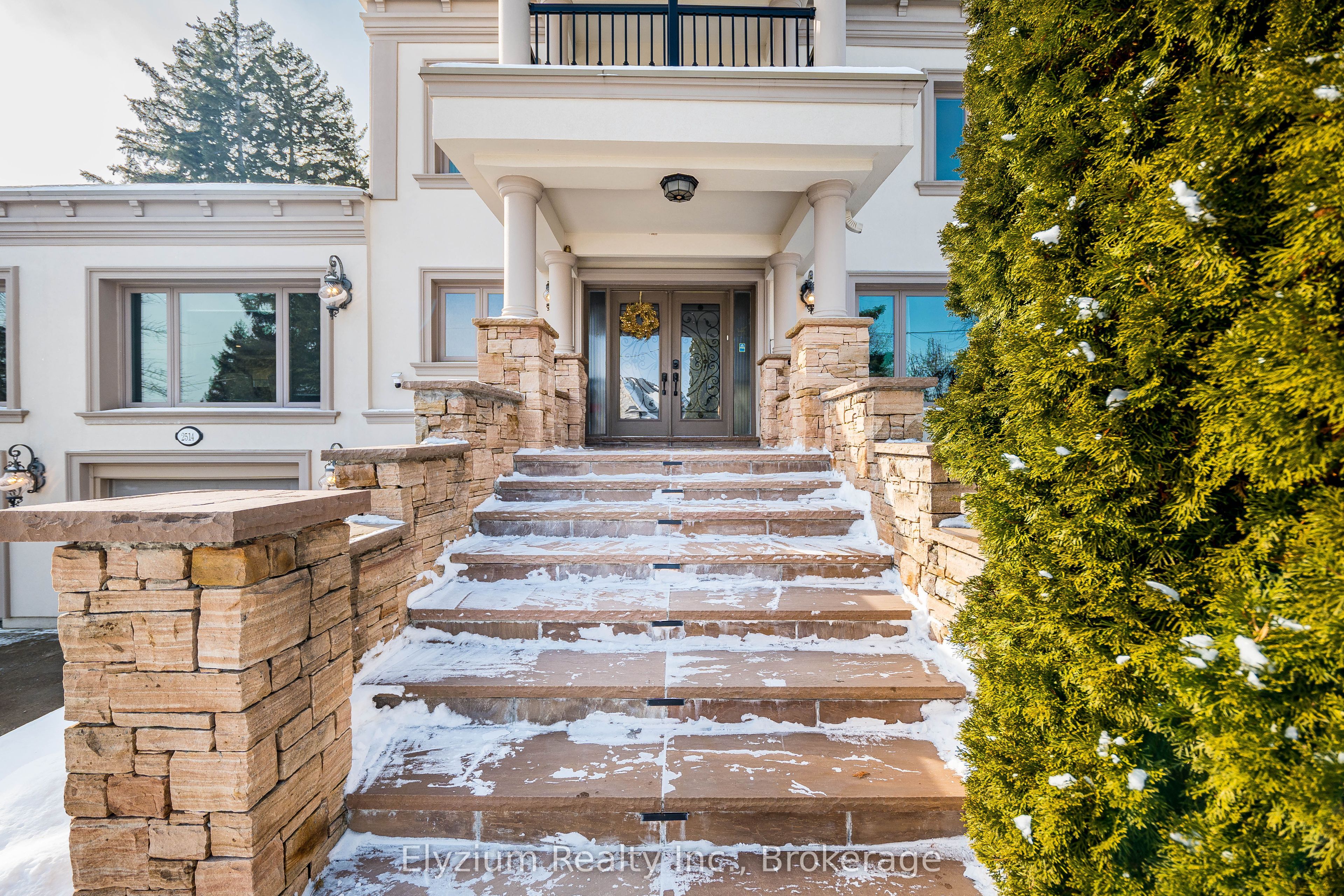 2514 Sharon Crescent