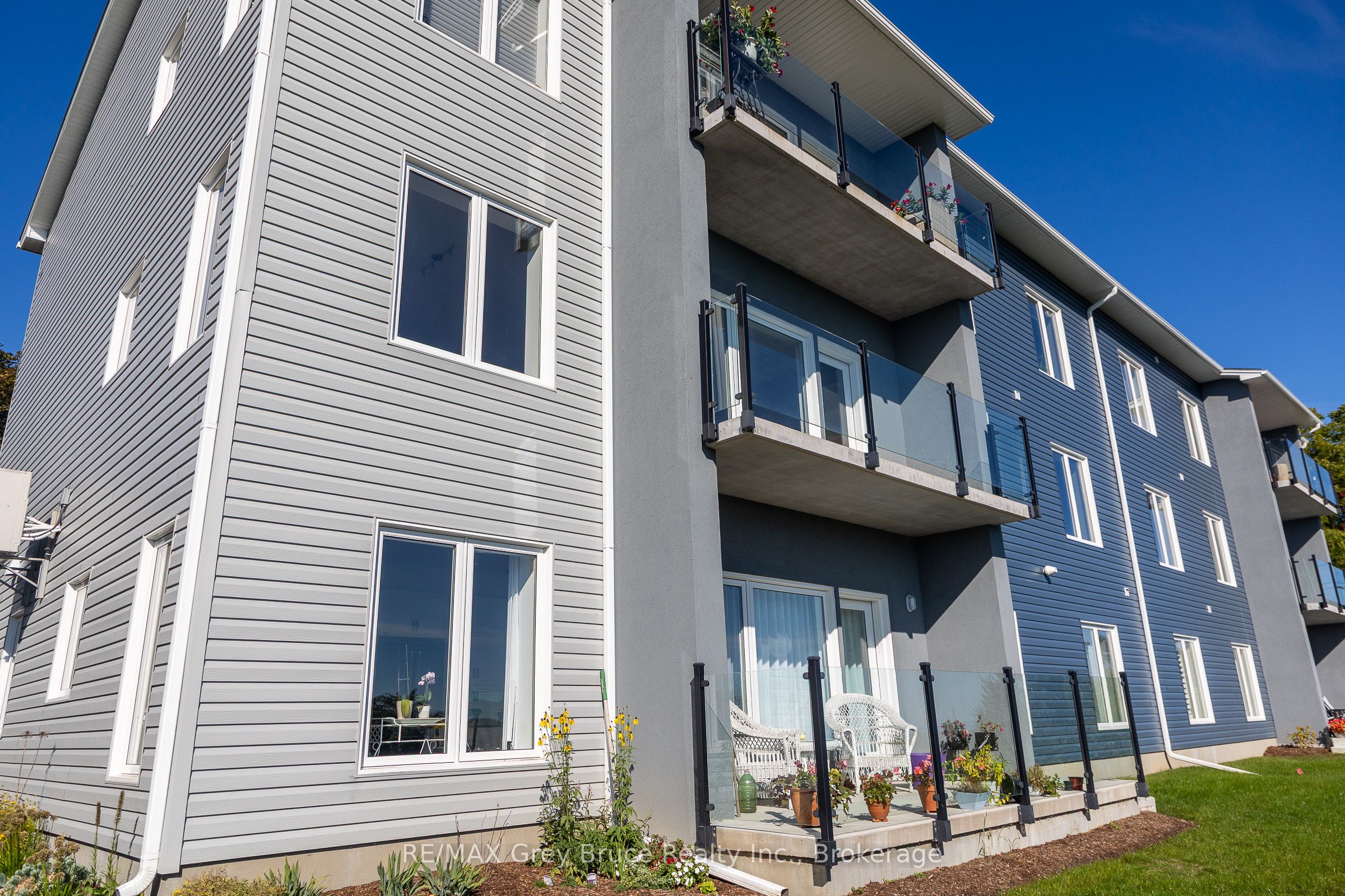 2347 3rd Avenue W 21