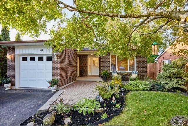 41 Panter Crescent