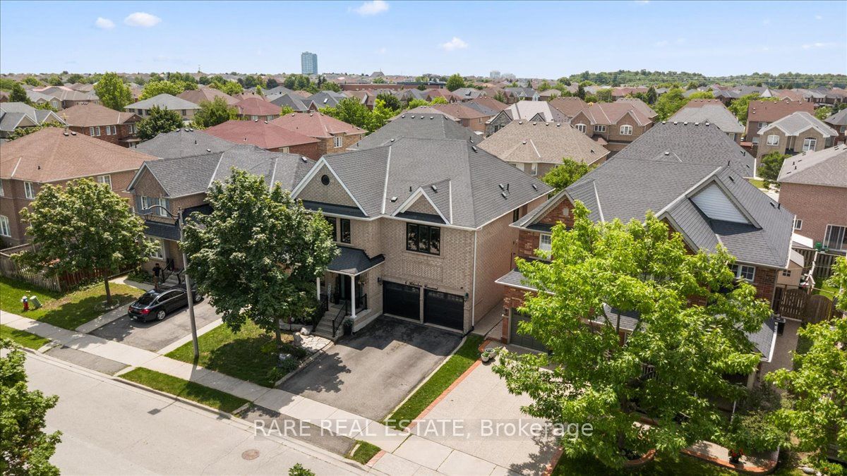 6 Hiberton Crescent