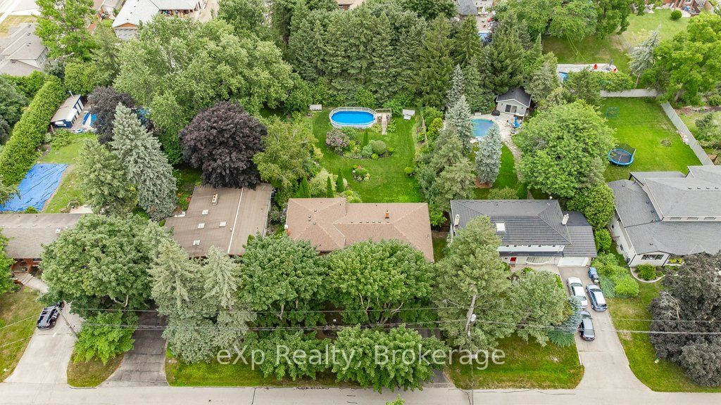 8 Malvern Crescent