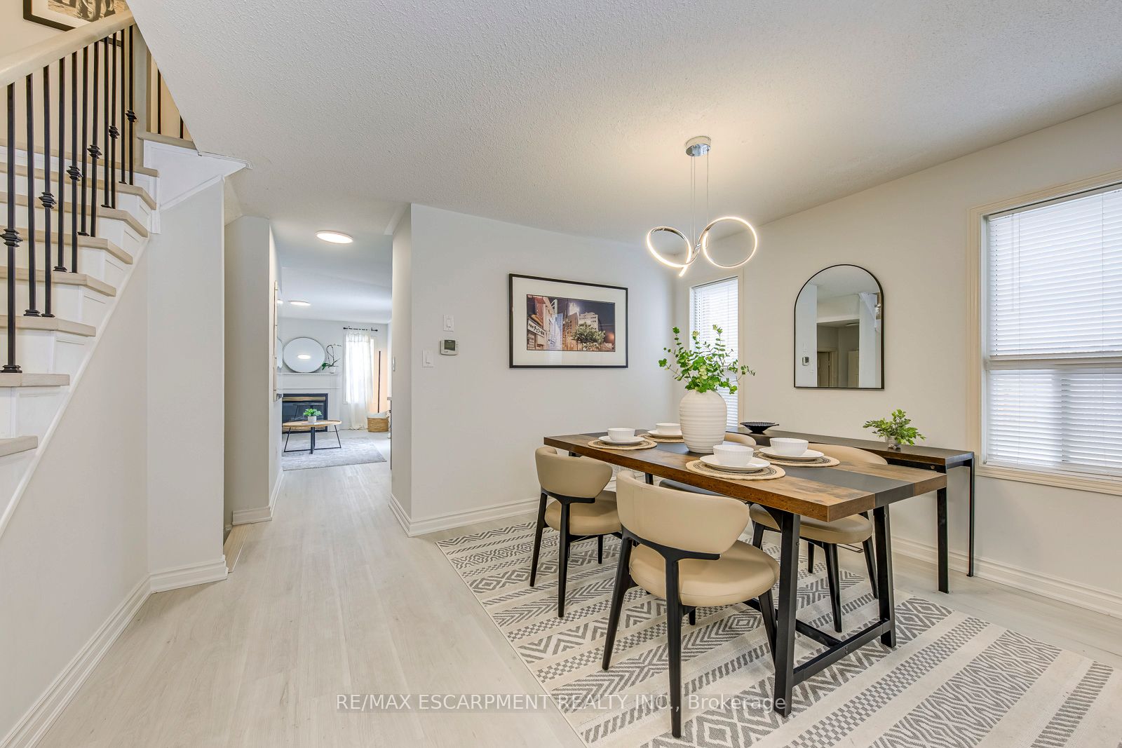 2468 Newcastle Crescent