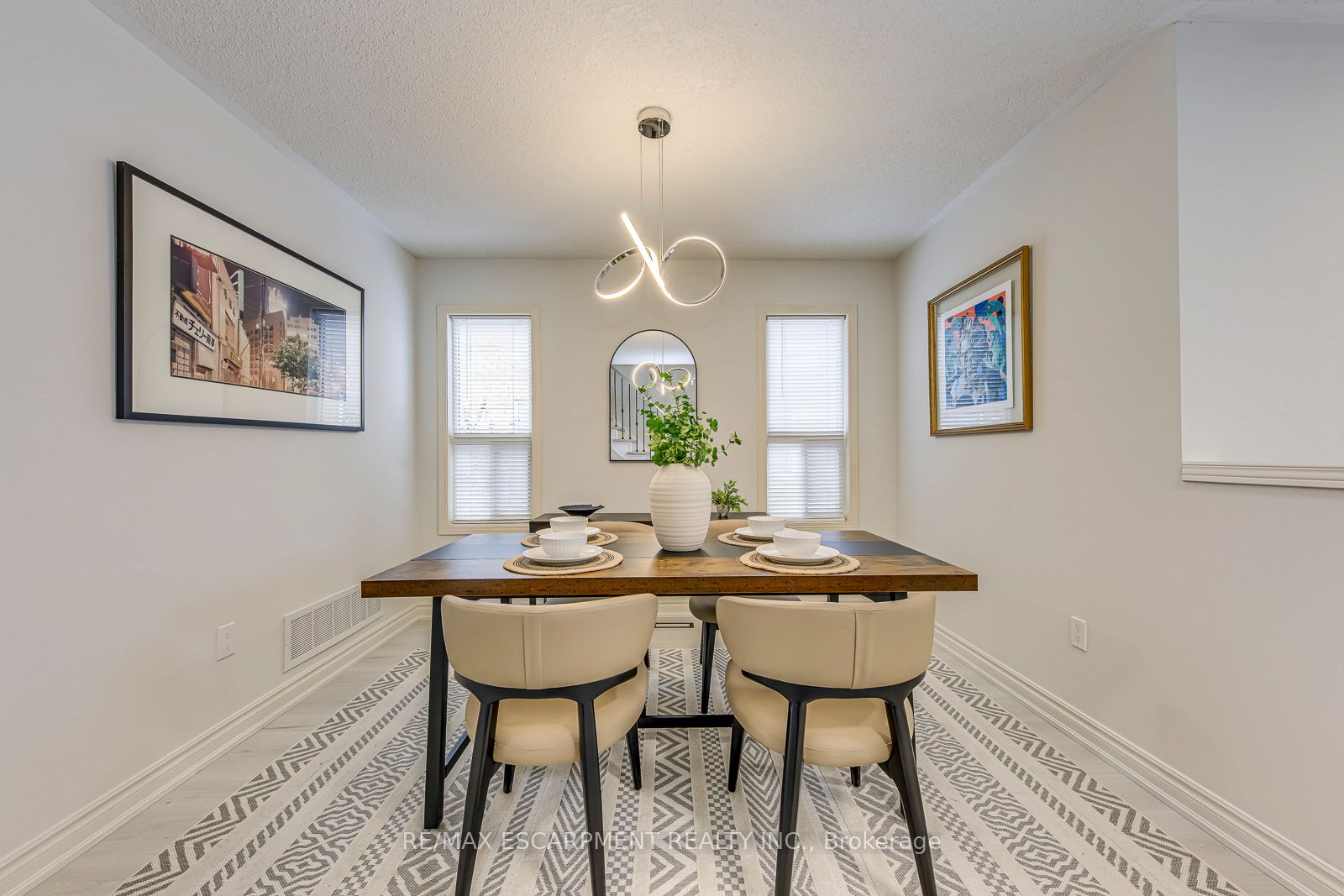 2468 Newcastle Crescent