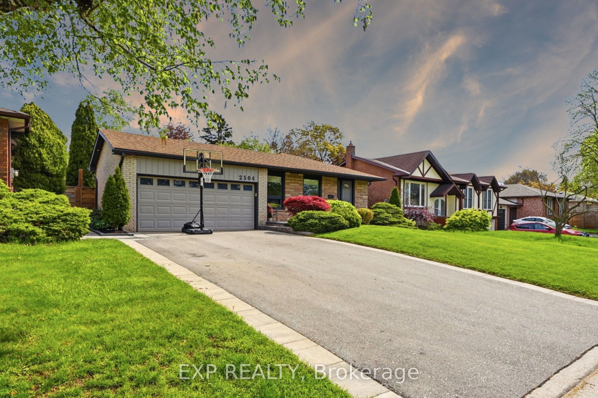 2504 Yarmouth Crescent