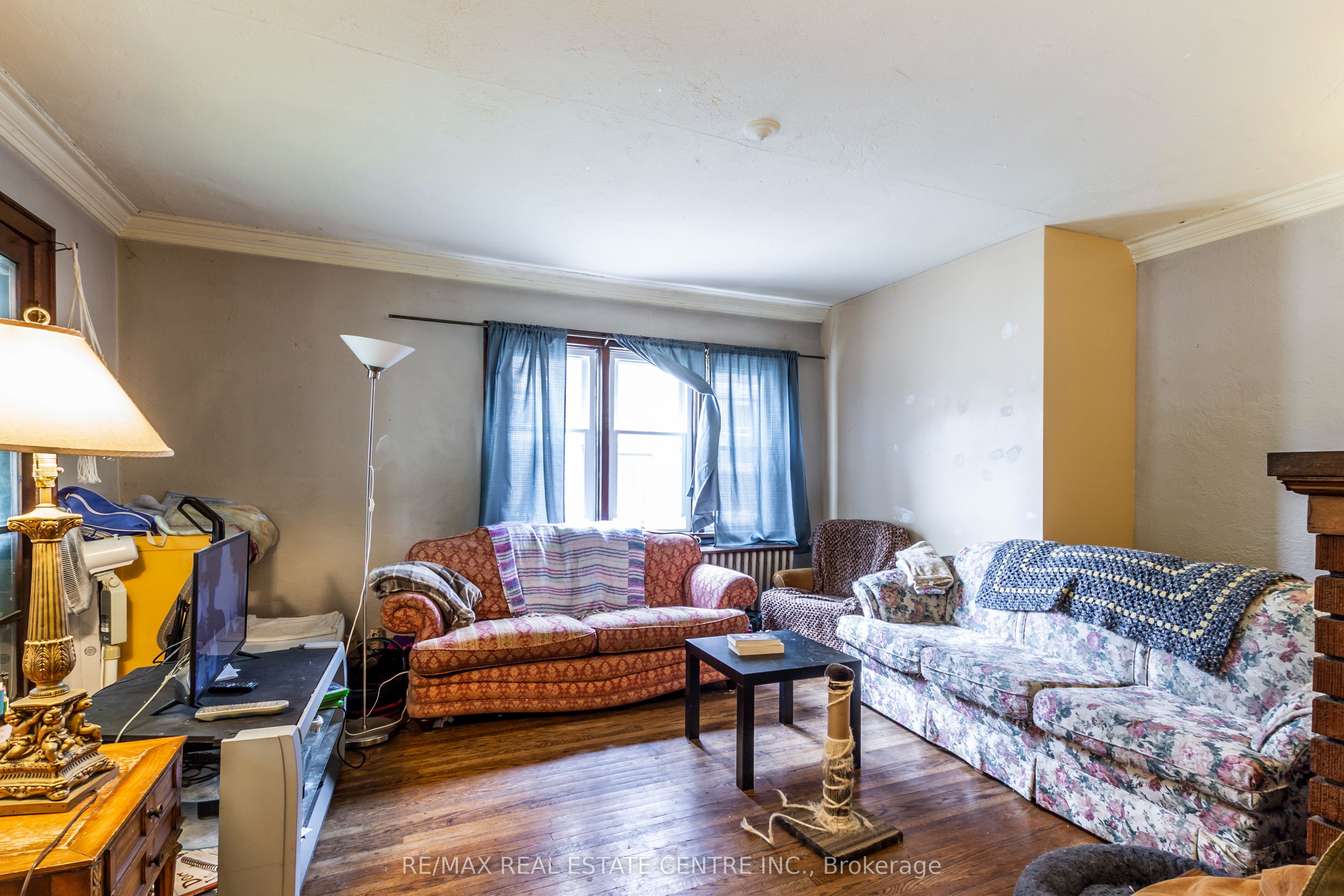 178 Erb Street W