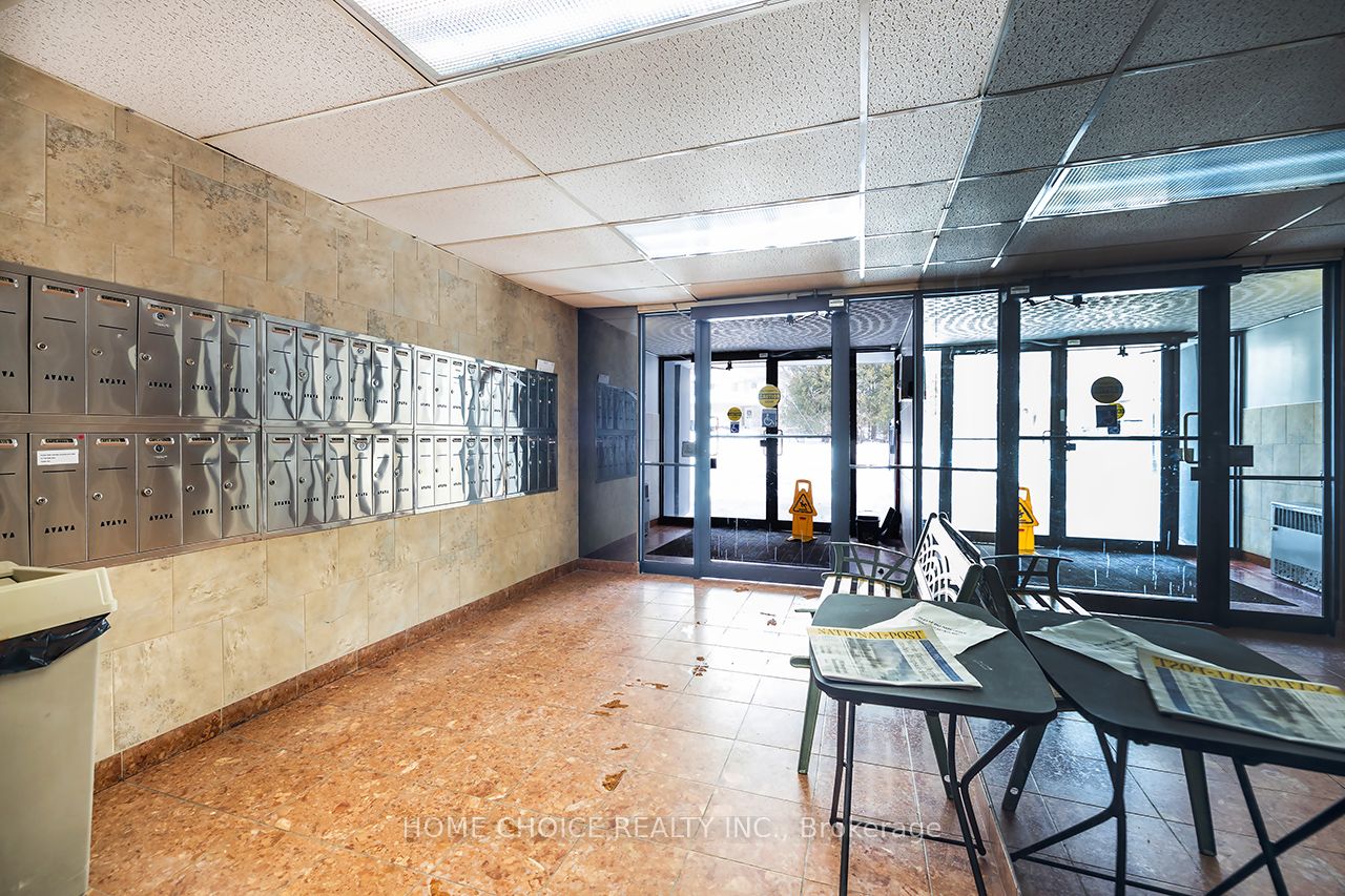 454 Centre Street 412