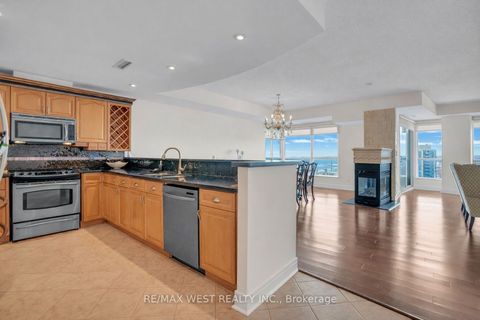 2 Toronto Street PH1 1 Barrie ON L4N 9R2