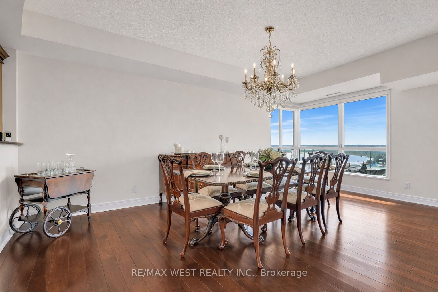 2 Toronto Street PH1 1