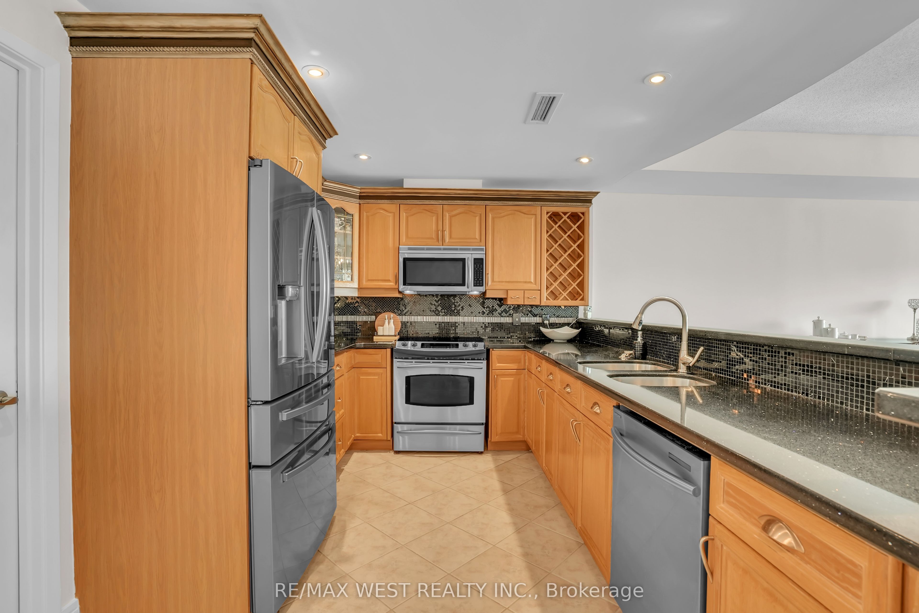 2 Toronto Street PH1 1