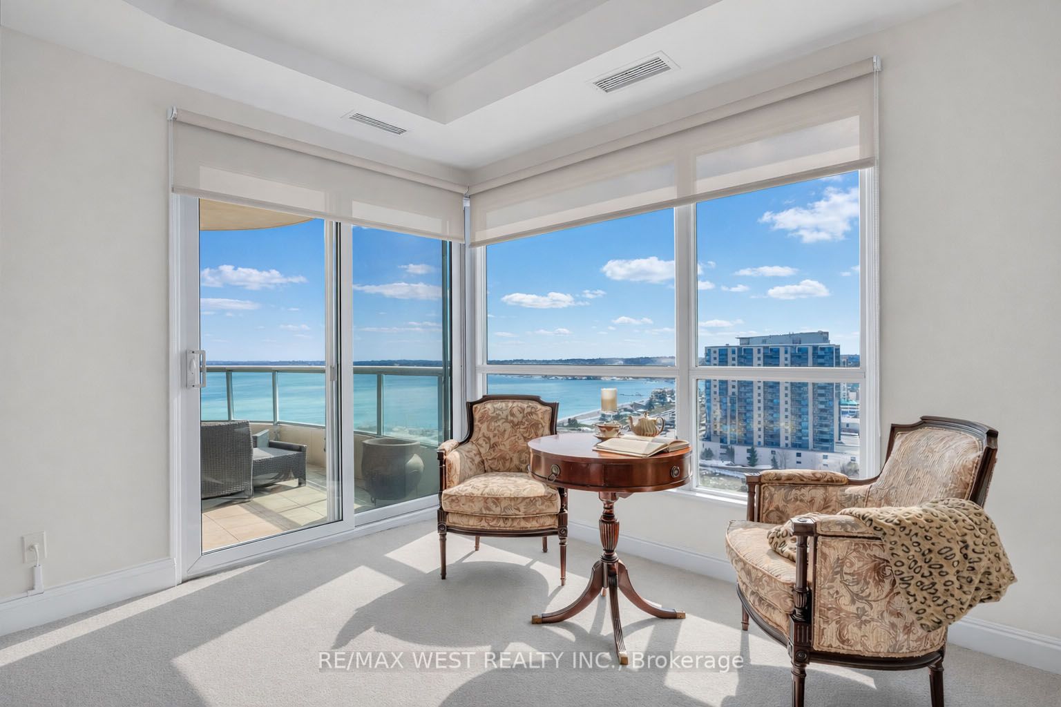 2 Toronto Street PH1 1