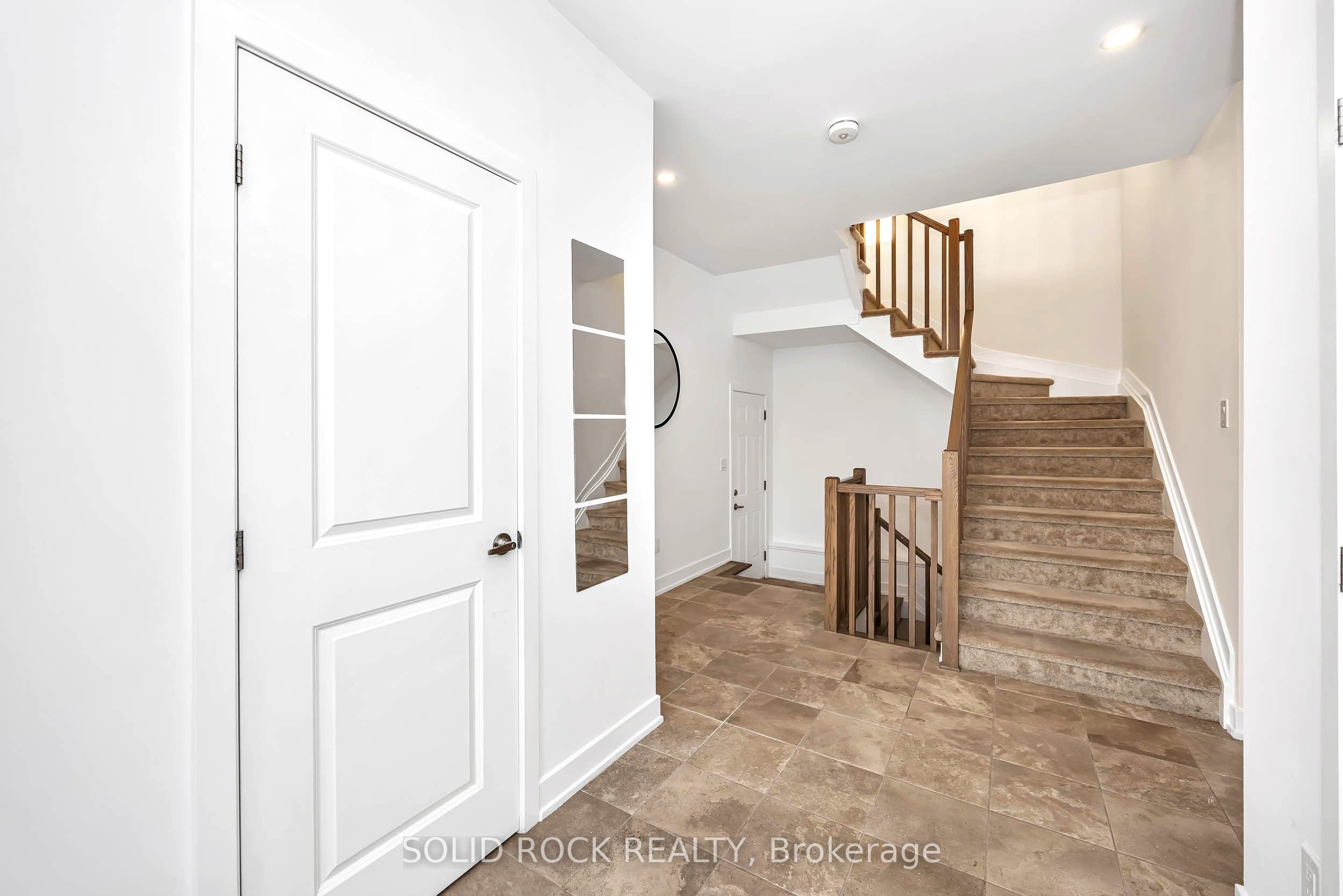 859 Solarium Avenue E
