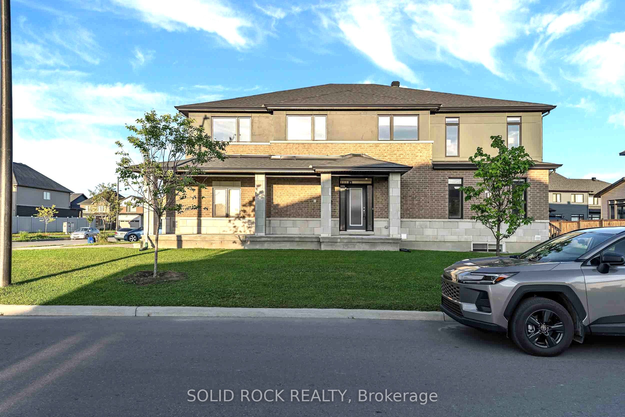859 Solarium Avenue E