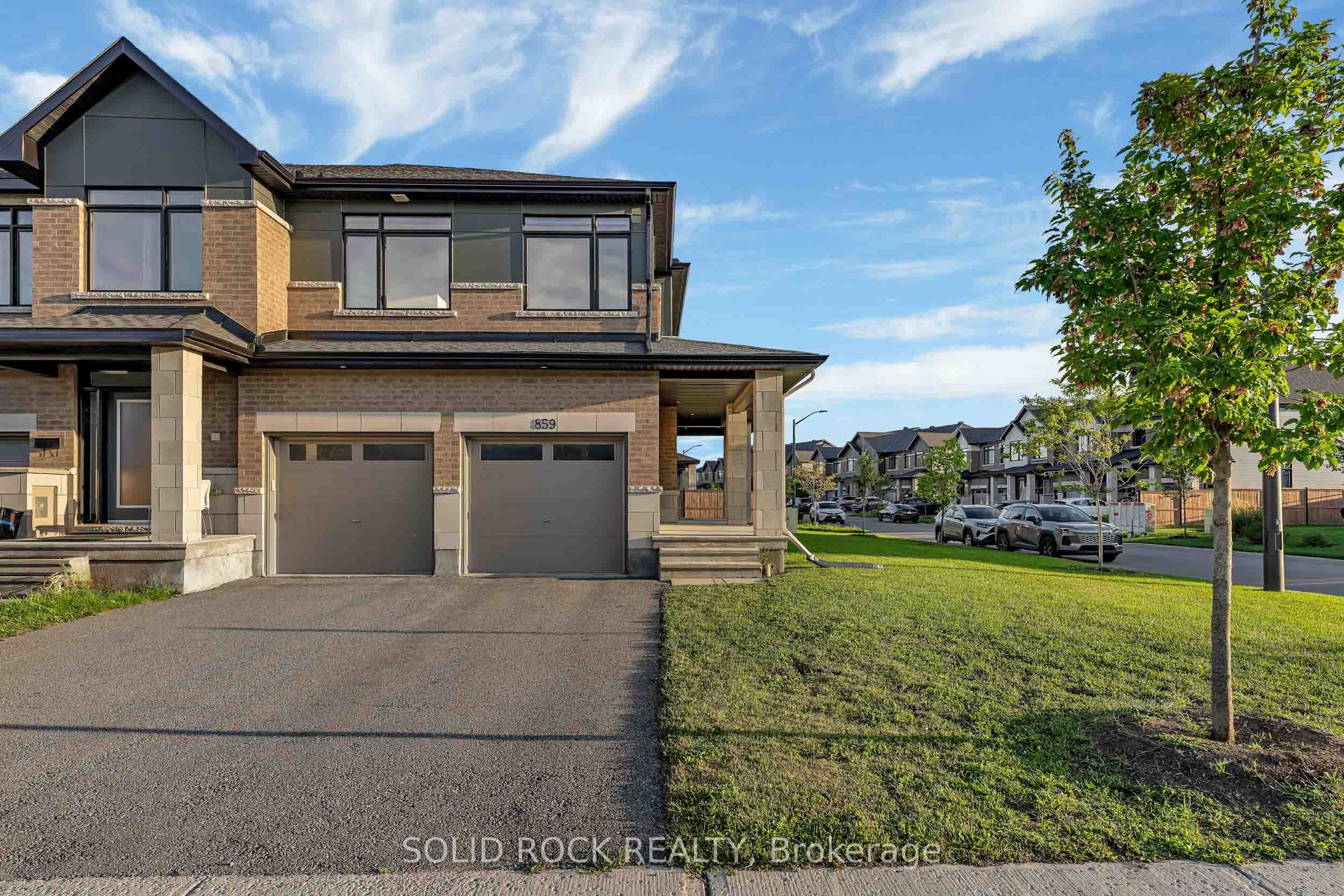 859 Solarium Avenue E