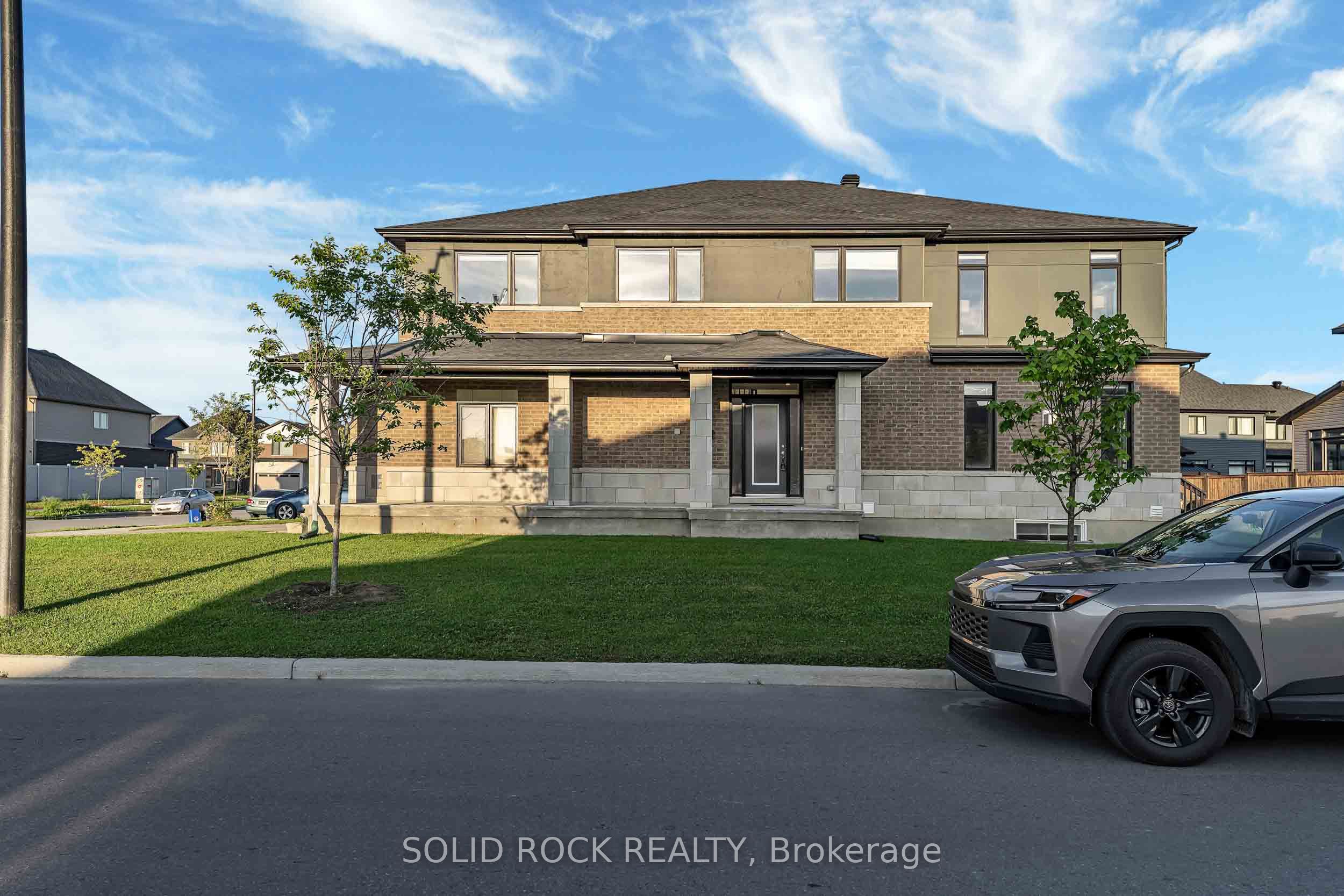 859 Solarium Avenue E
