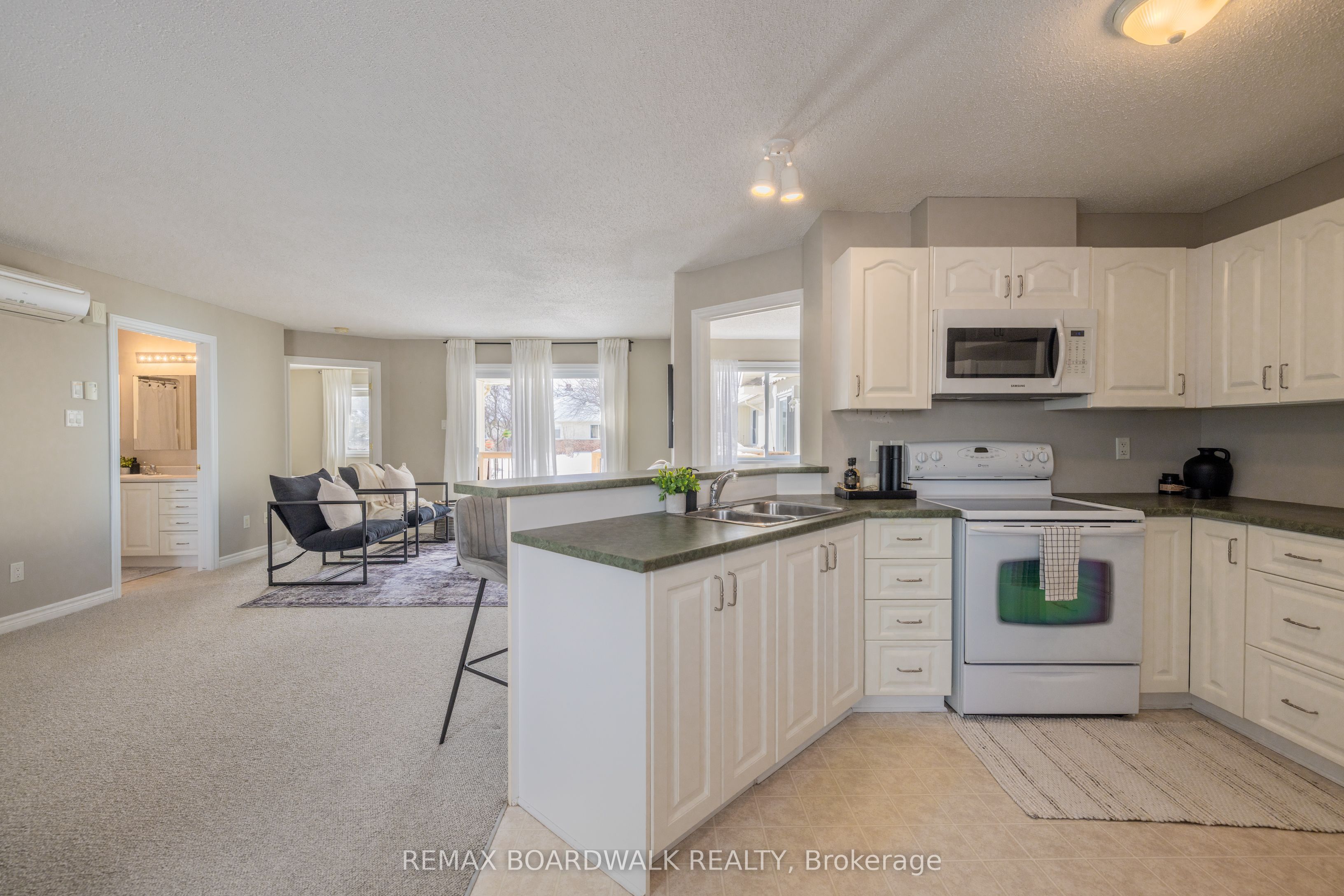 206 Oak Leaf Private
